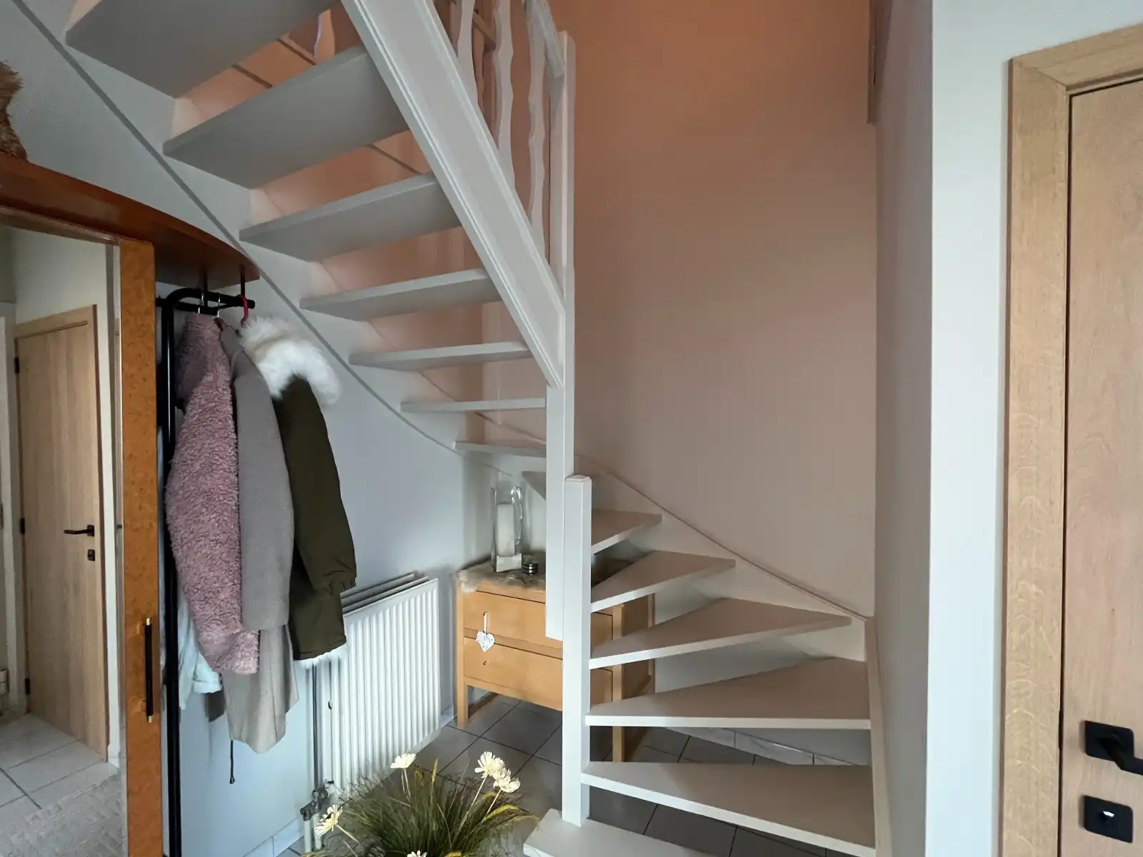 Instapklare alleenstaande woning in rustige wijk nabij centrum Waregem  te koop foto 3