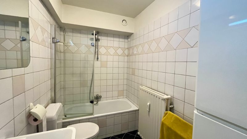 Ruime studio met zijdelings zeezicht! foto 8