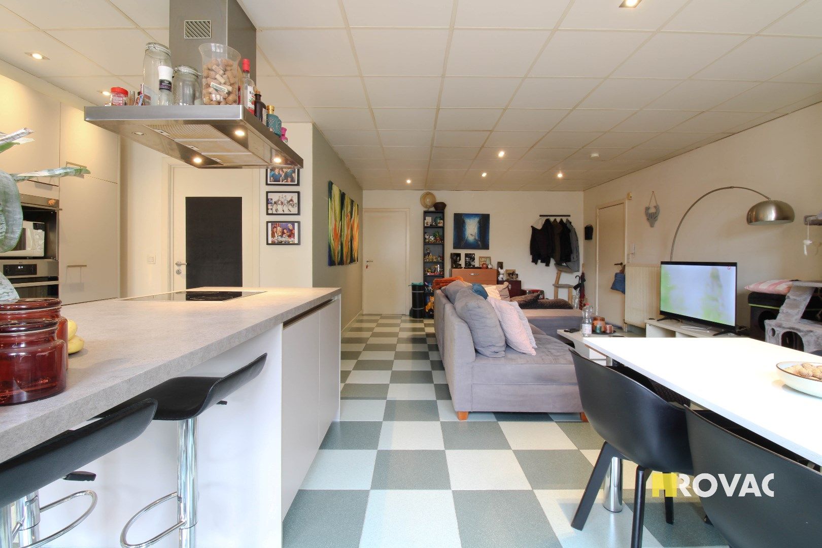 Ruim en instapklaar appartement met 2 slaapkamers! foto 3