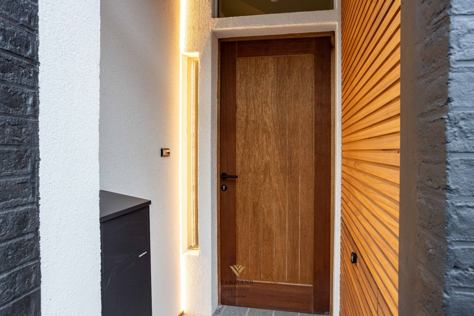 Prachtige gerenoveerde woning met 3 slaapkamers en tuin foto {{pictureIndex}}