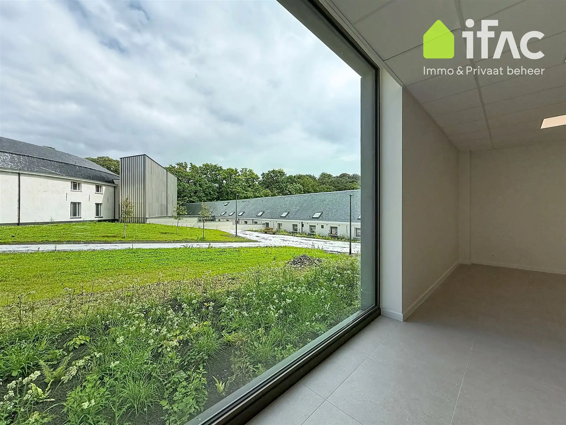 Handelsruimte op uitstekende locatie foto 17