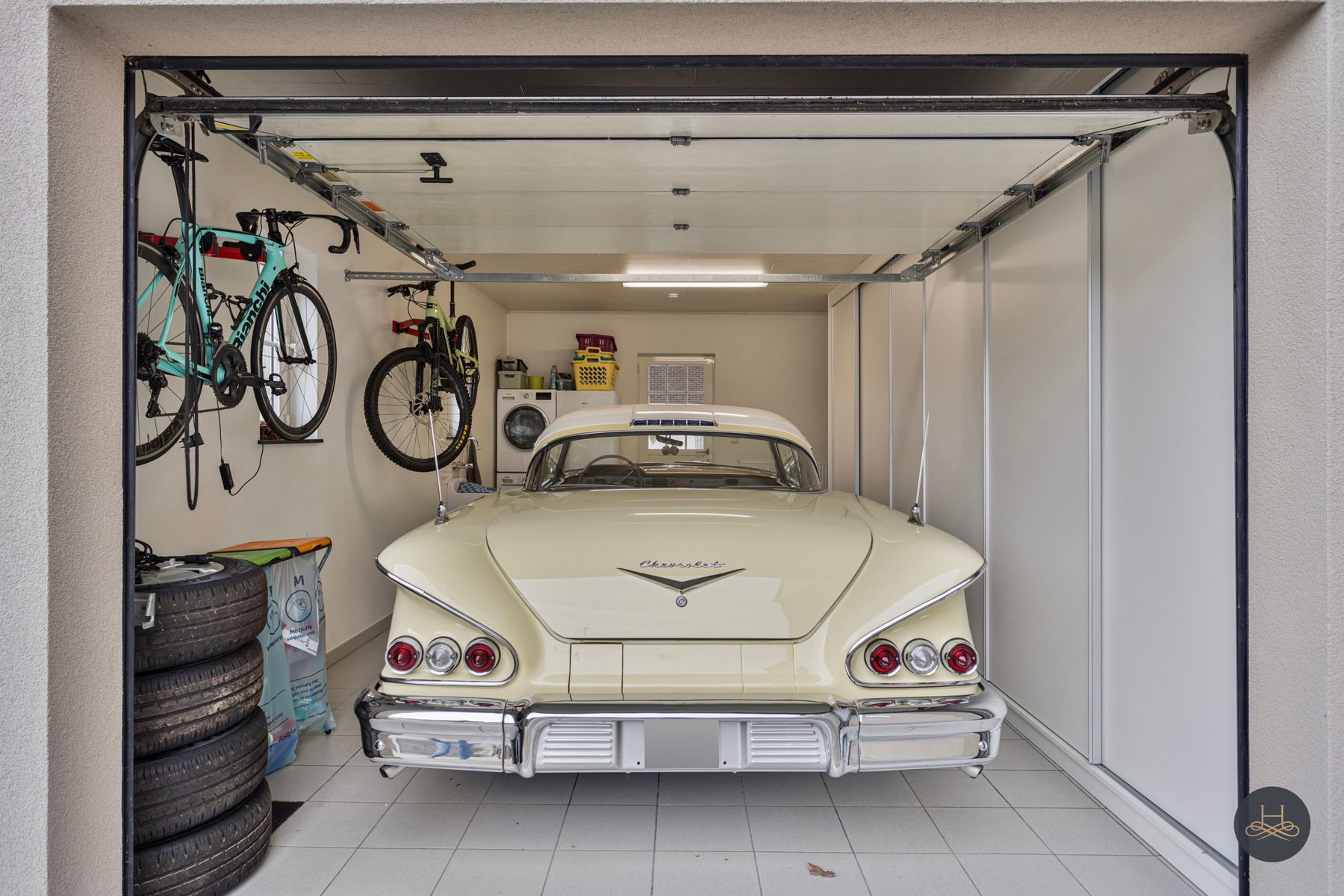Gerenoveerde woning met grote garage/opslagplaats van +- 90 m2 foto 35