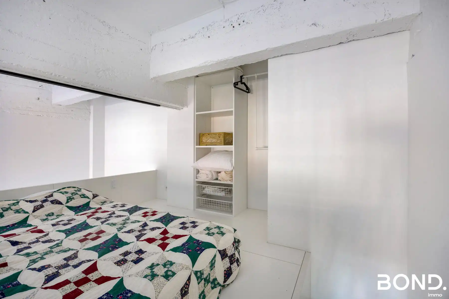 Studio met loftgevoel en parking aan de Vaartkom in Hungaria foto 15