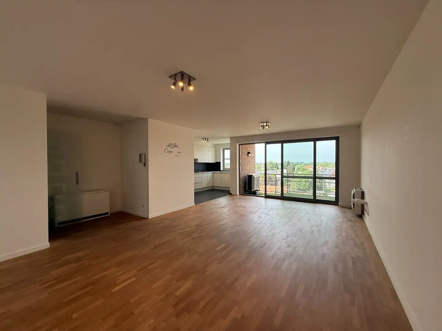 Instapklaar appartement met 2 slaapkamers en 2 terrassen te Roeselare  foto 4