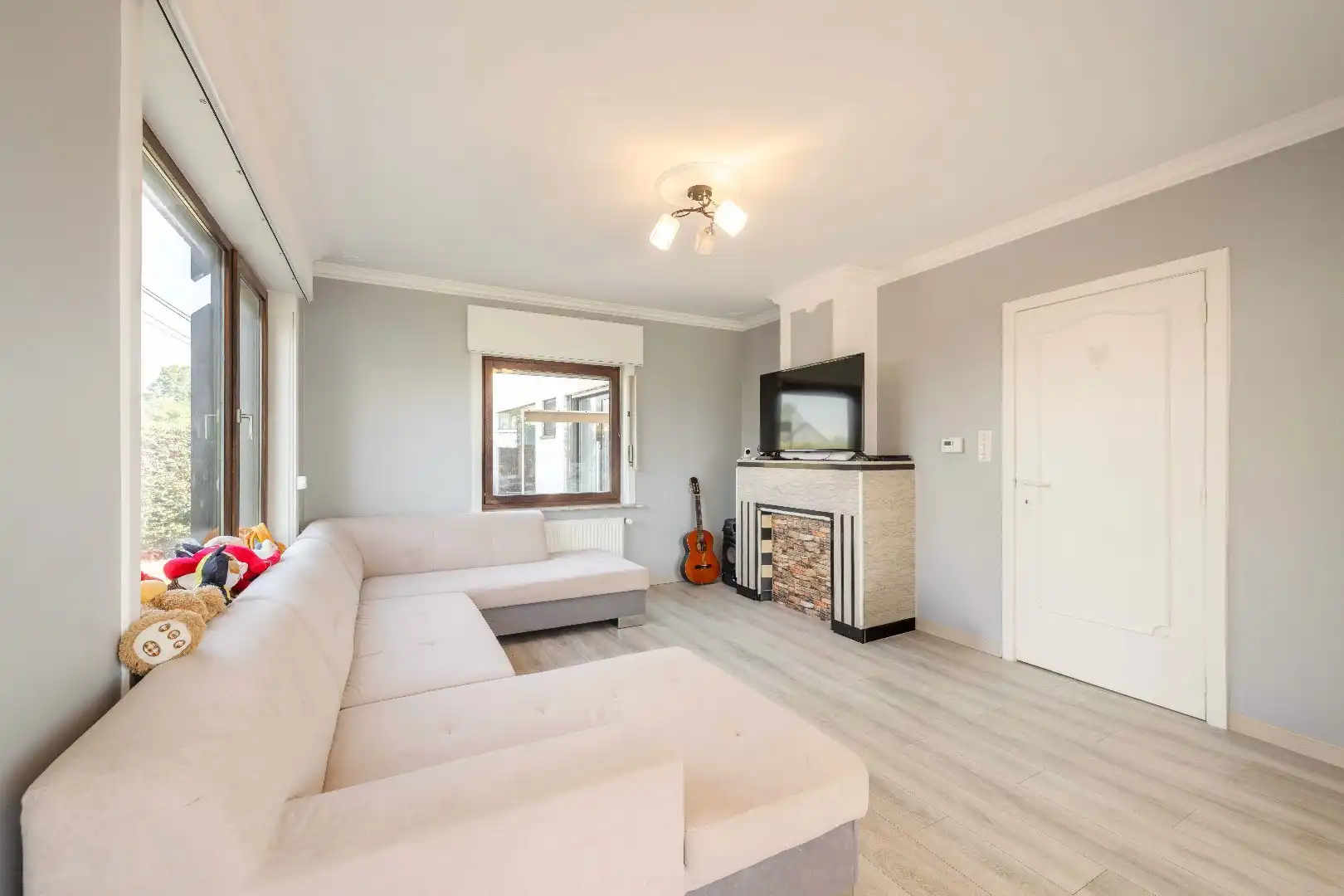 HALF OPEN BEBOUWING OP 267 m² MET GUNSTIGE LIGGING  foto 5