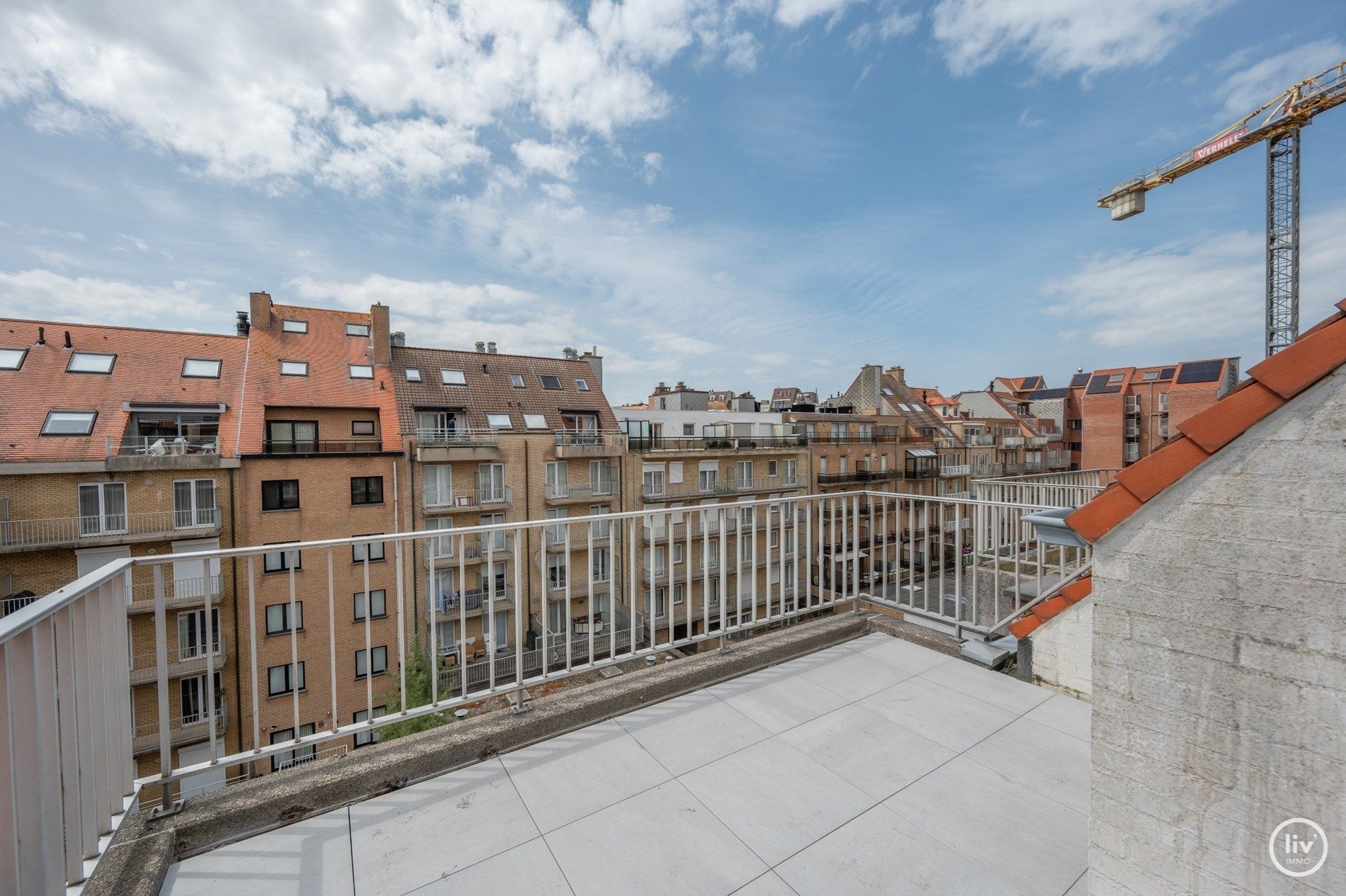 Uniek gerenoveerd 3 slaapkamer duplex-appartement met 2 ruime zonne-terrassen gelegen op wandelafstand van de Zeedijk Albertstrand. foto 35