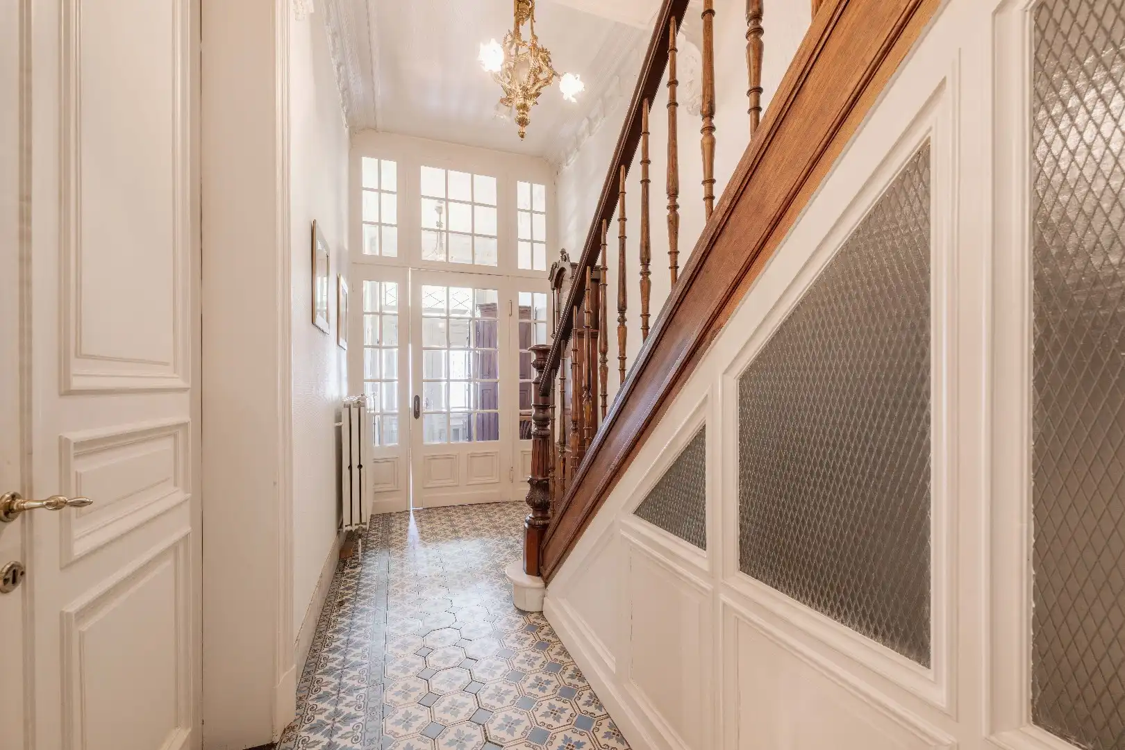 PRACHTIGE NEOCLASSICISTISCHE HERENWONING MET AUTHENTIEKE CHARME foto 4