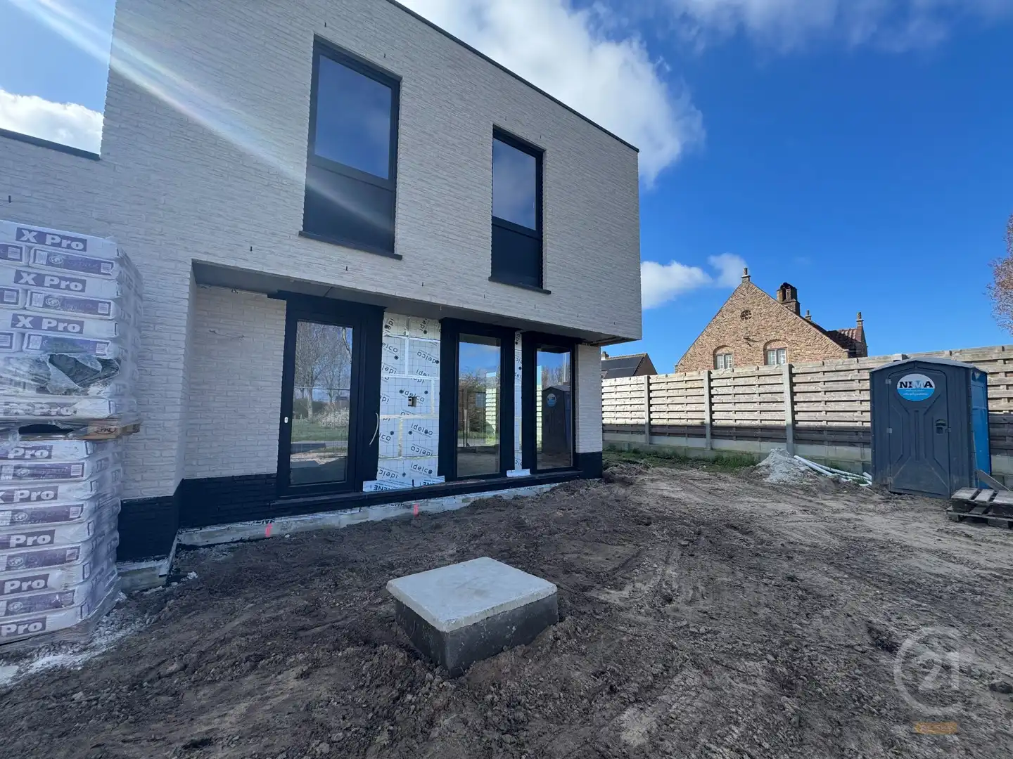 Moderne gezinswoningen met 3 ruime slaapkamers, 2 badkamers en inpandige garage! foto 7