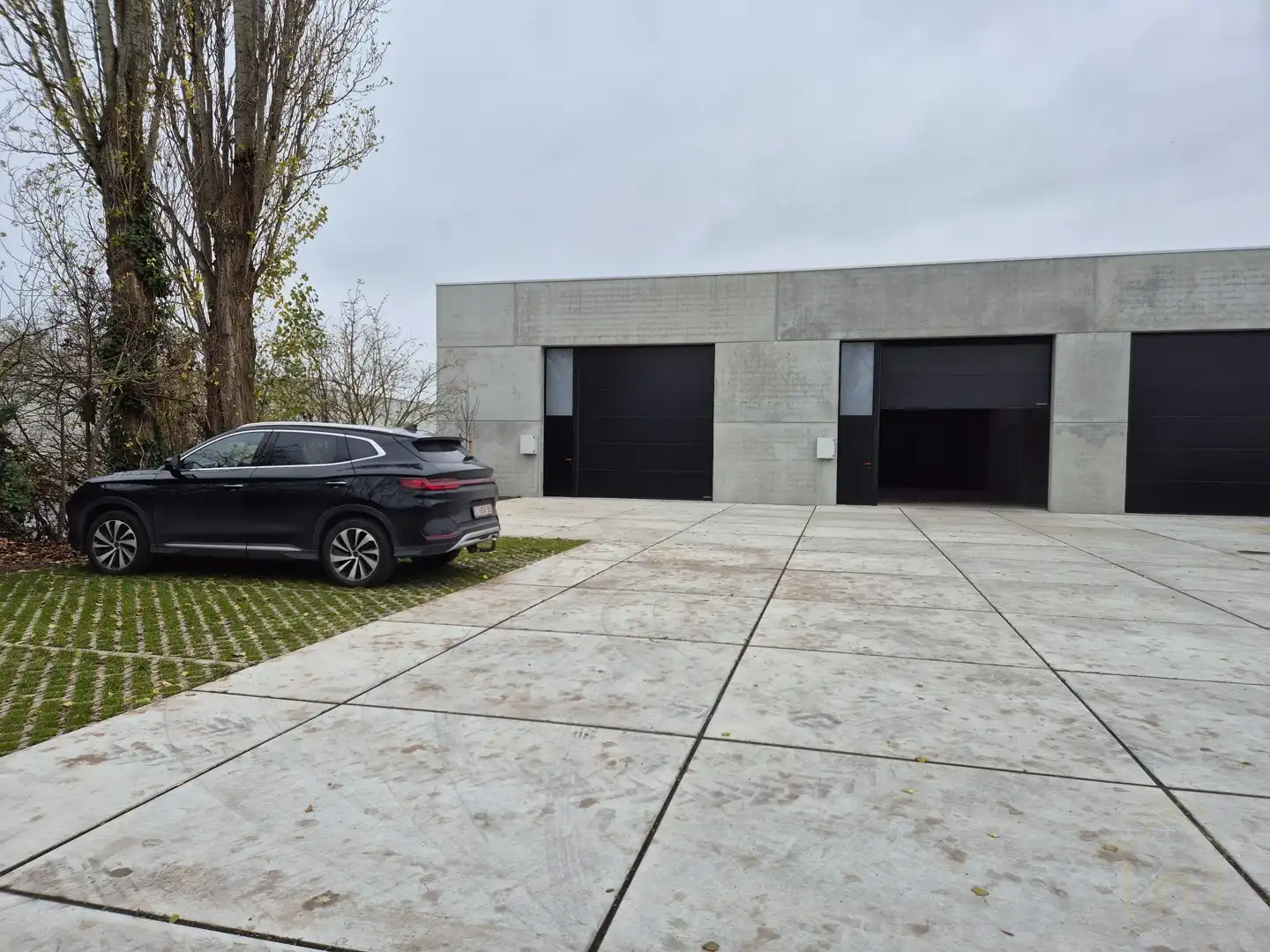 KMO-Unit te koop foto {{pictureIndex}}