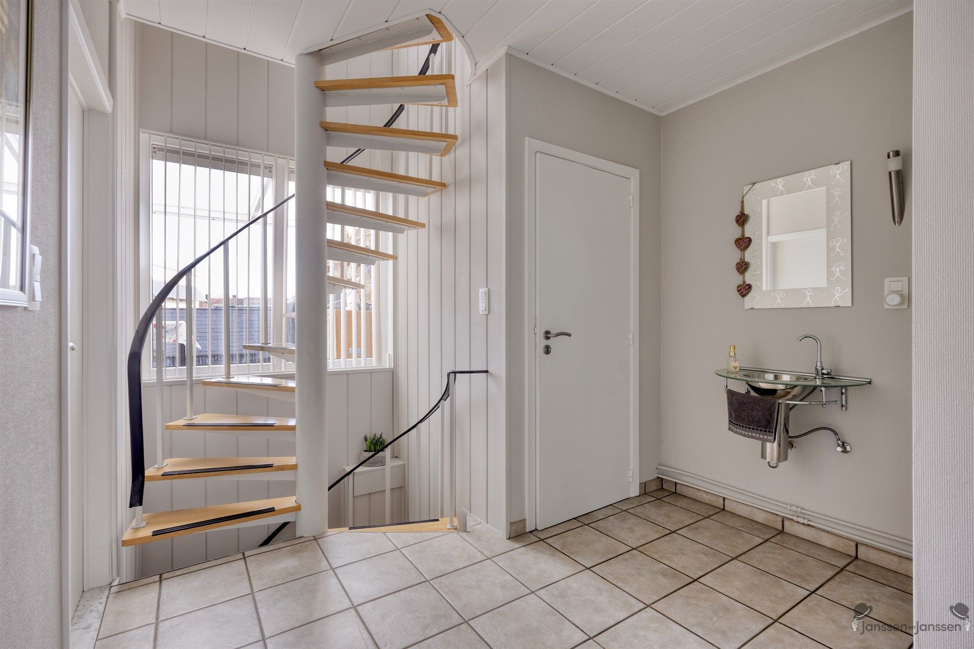 Schitteren gelegen appartement in centrum van Neeroeteren foto 4