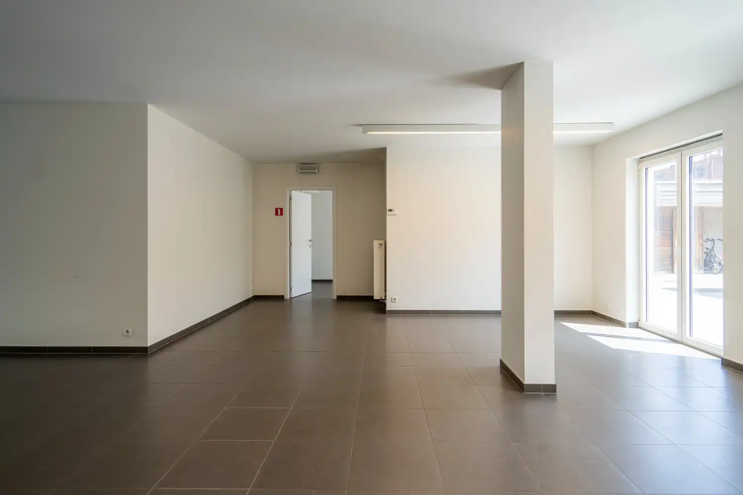 VEELZIJDIGE HANDELSRUIMTE foto 7