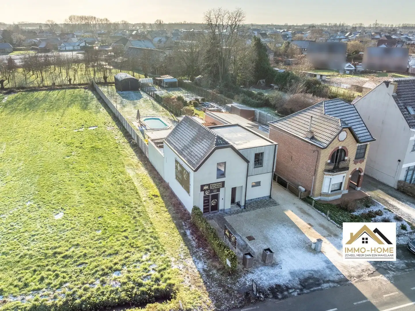 Ruime vrijstaande woning met zwembad en ruime grond op topligging! foto 2