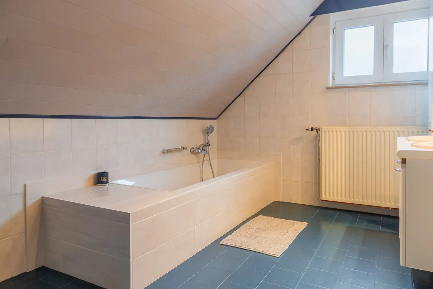 Vrijstaande gezinswoning met 4 slaapkamers op ruim 20 are grond foto 16