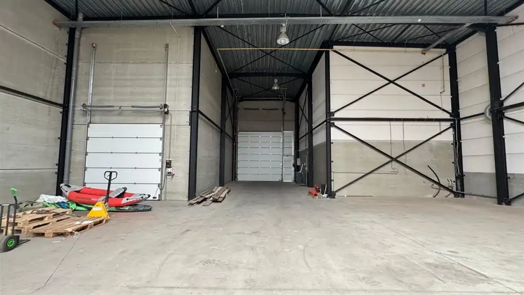 Te Huur: Magazijn met kantoor te Mechelen nabij R6 en E19  foto 4