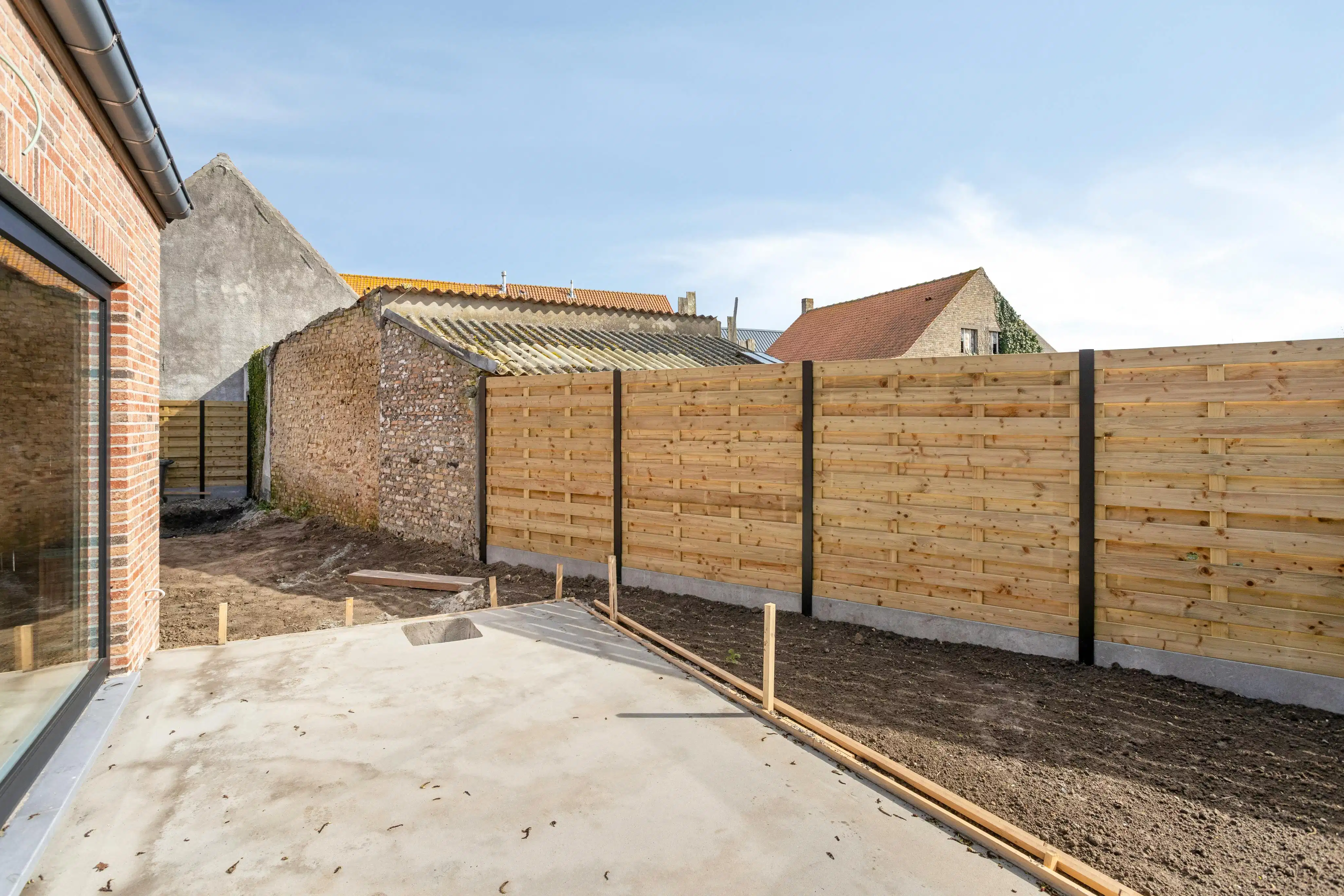 Halfopen nieuwbouwwoning te koop met 3 kamers, oprit en tuin foto 7