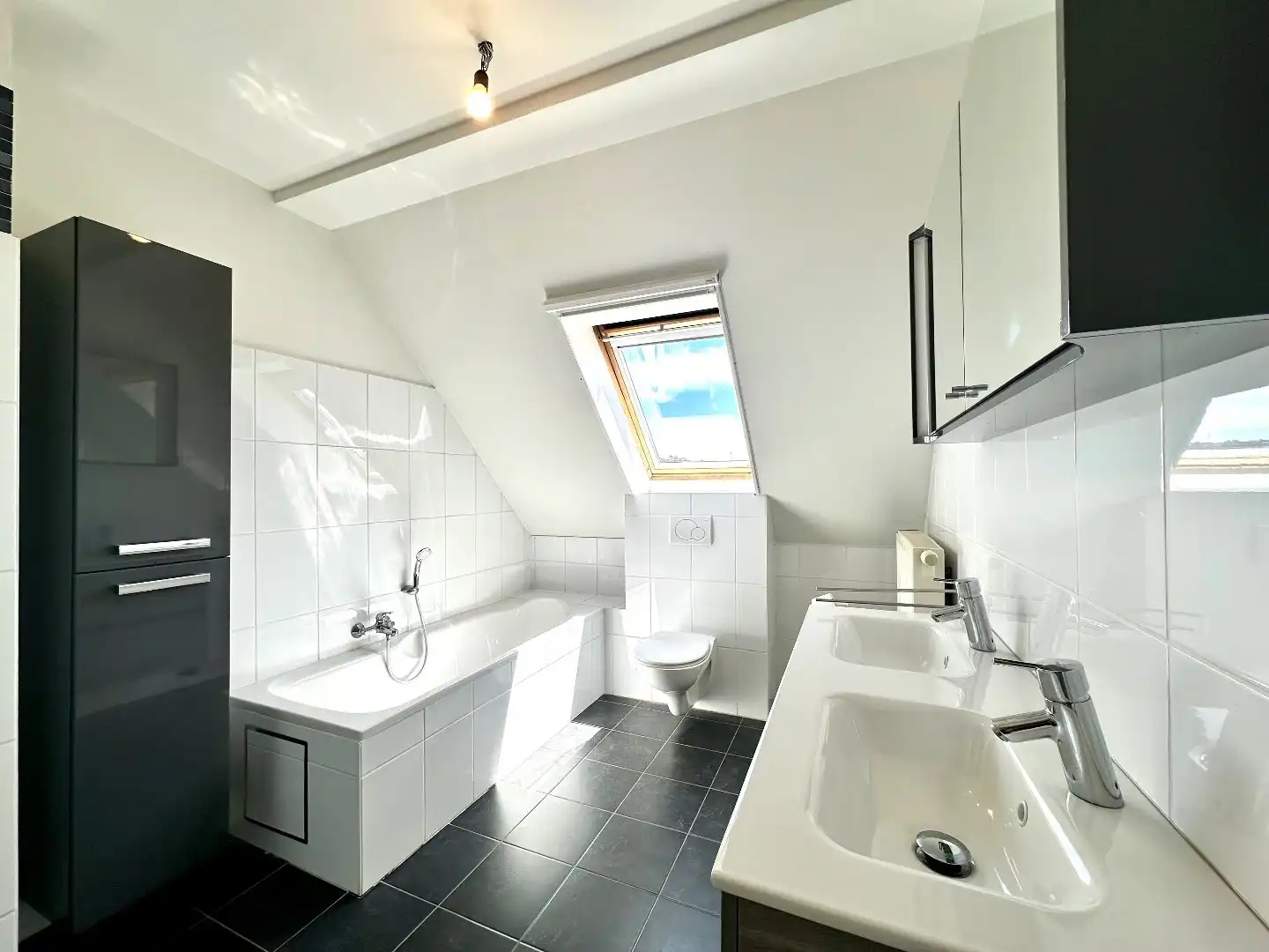 Ruim duplex appartement met 3 slaapkamers in hartje Bilzen-Hoeselt foto 19