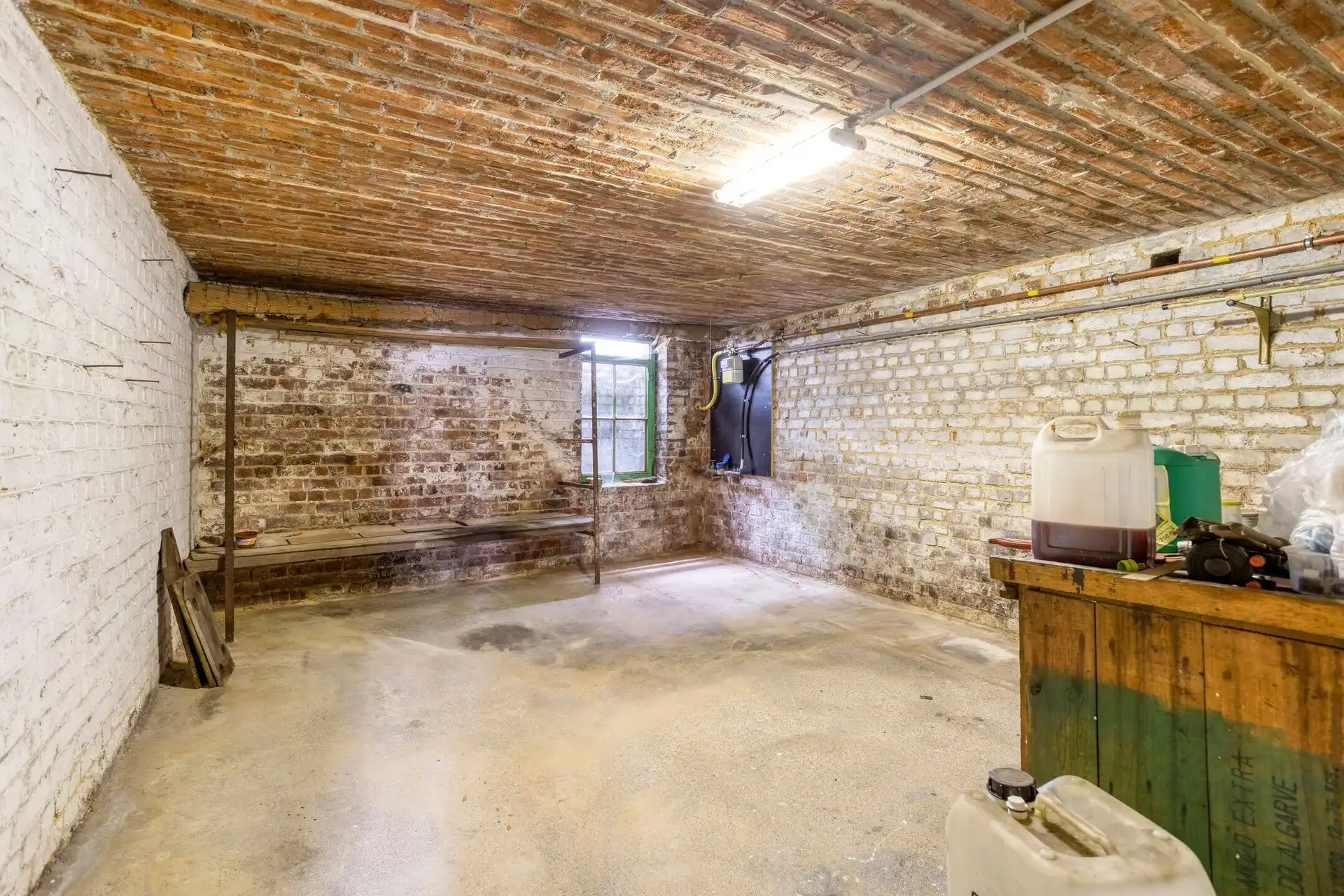 CENTRUM DWORP : groot atelier (+/-220m²) + woning op een perceel van 10are   foto 23
