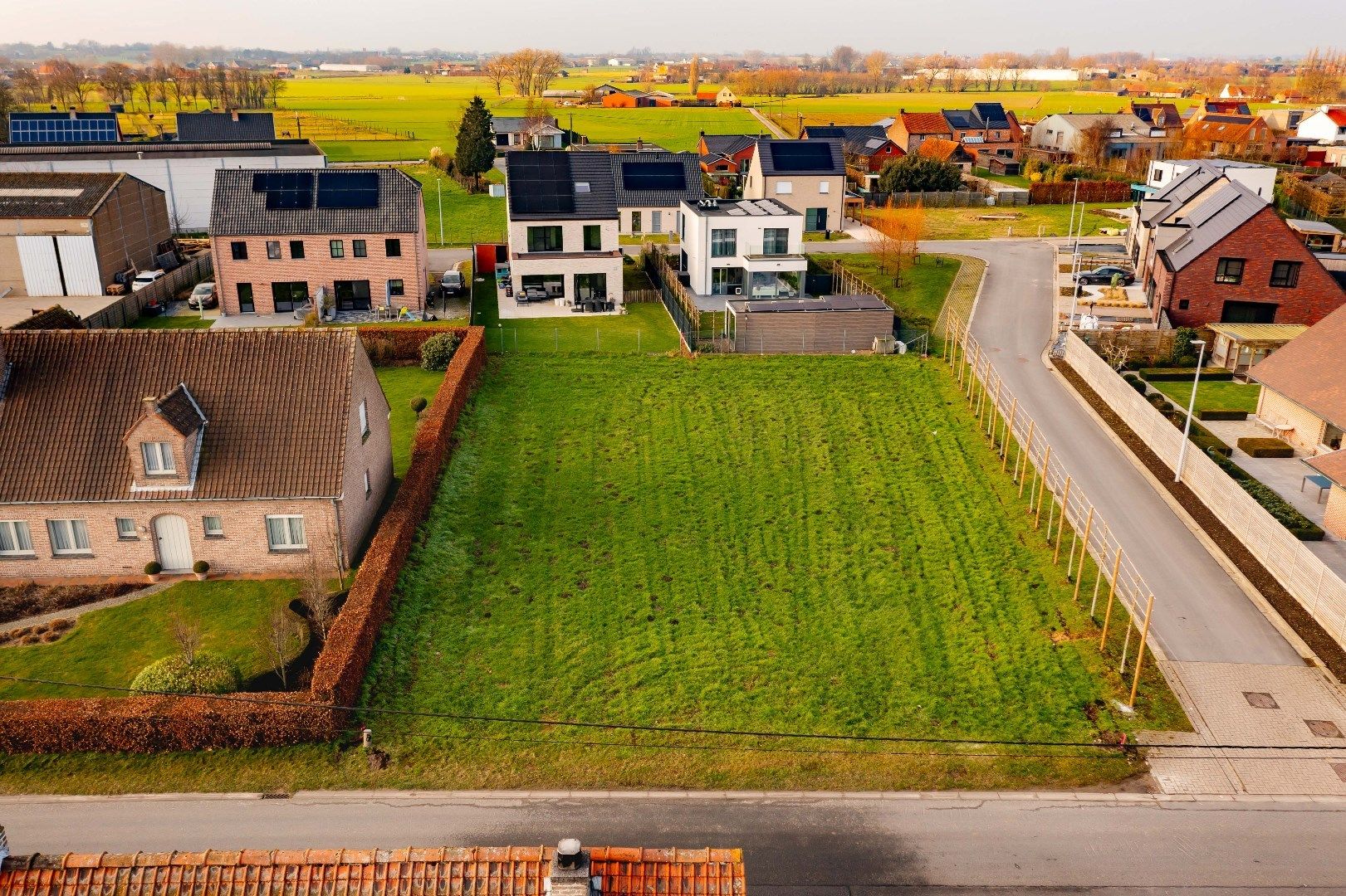 RUIM PERCEEL BOUWGROND 936 m² MET DIVERSE MOGELIJKHEDEN  foto 5