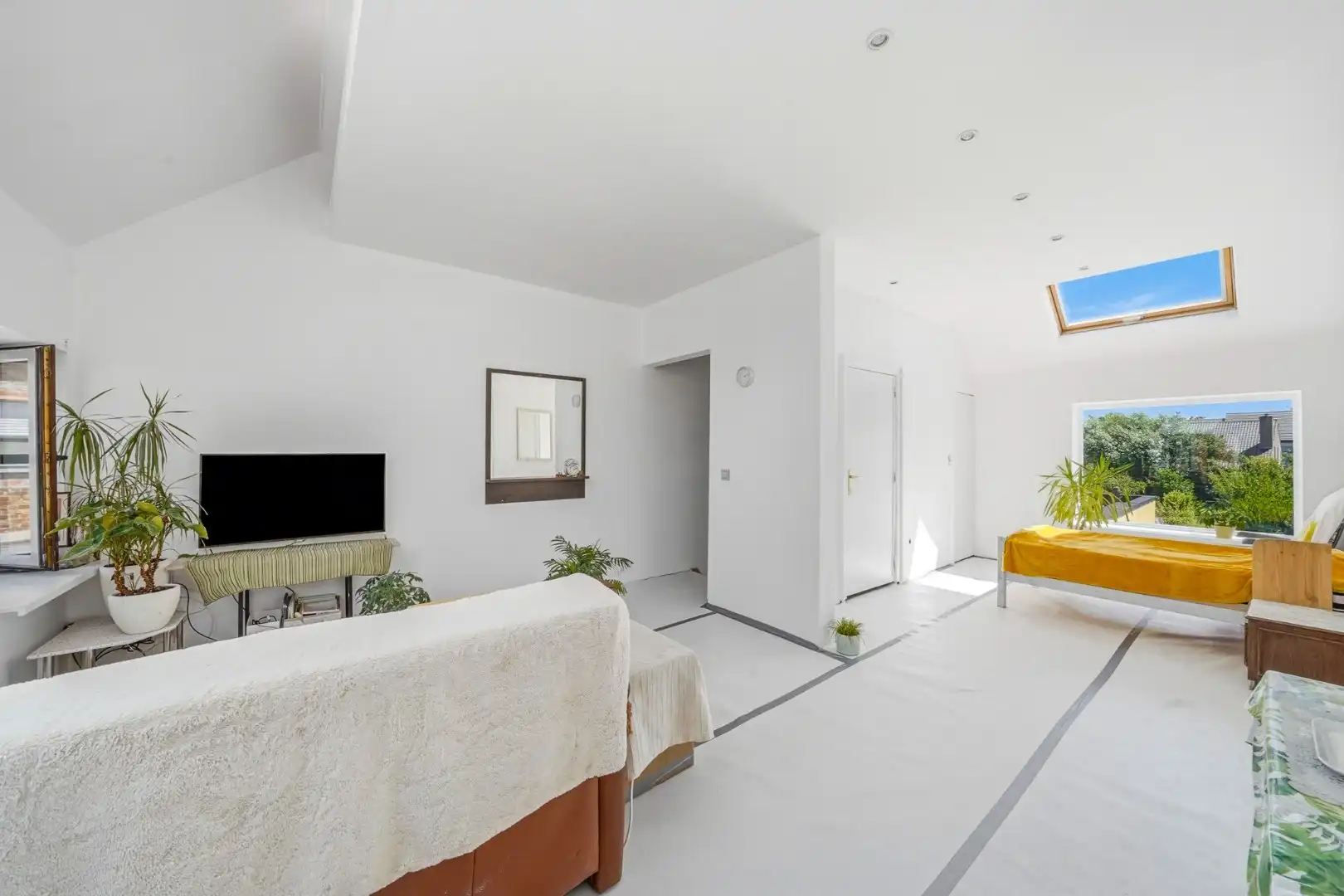 Verder af te werken woning in centrum Oudenburg foto 11