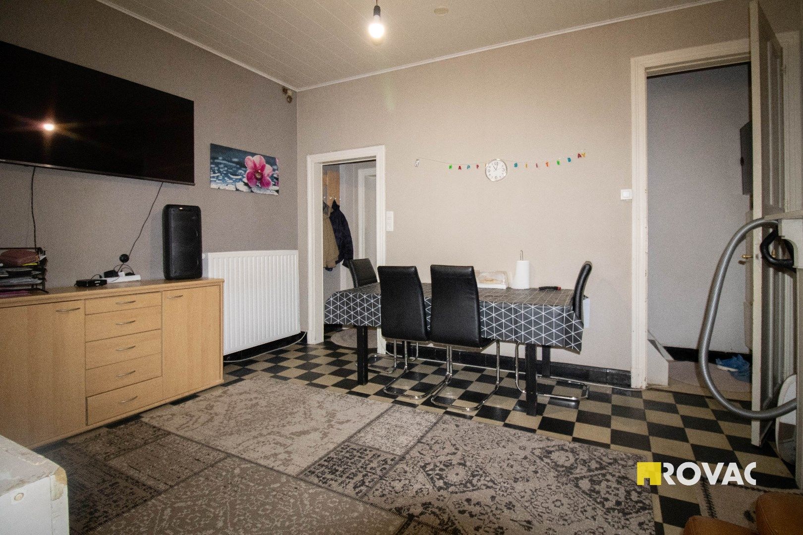 Ruime rijwoning (162 m²) met terras nabij centrum Izegem foto 6