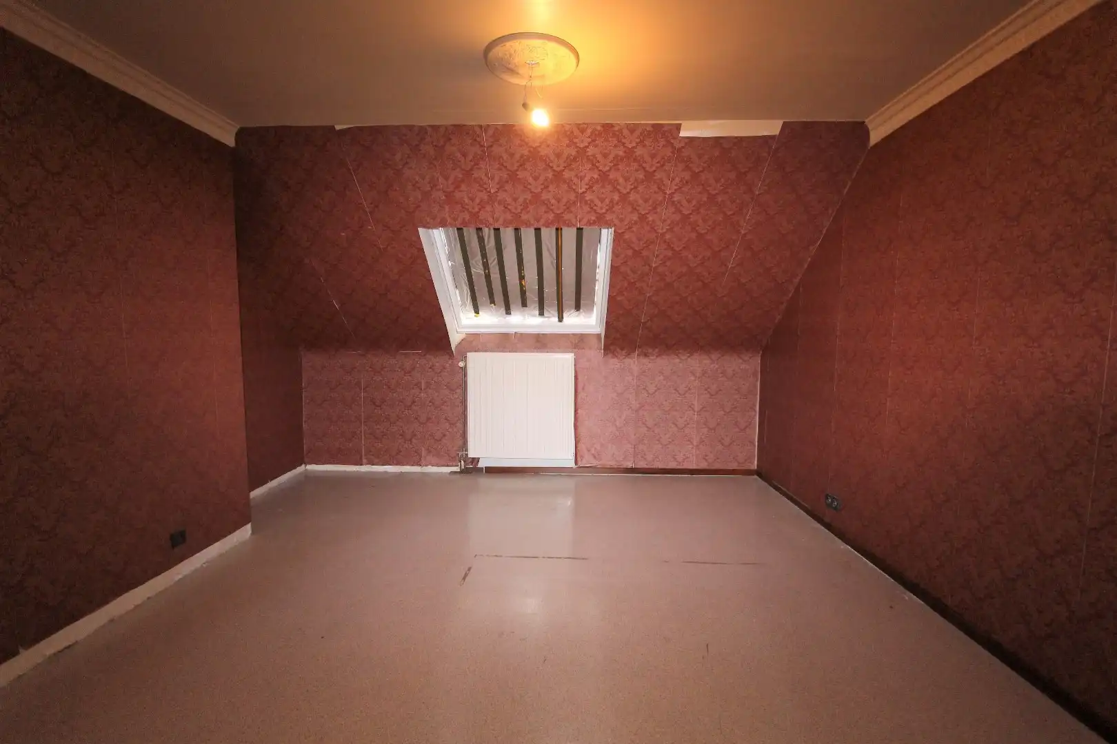 PRACHTIG GELEGEN MODERNE HANDELSWONING foto 18