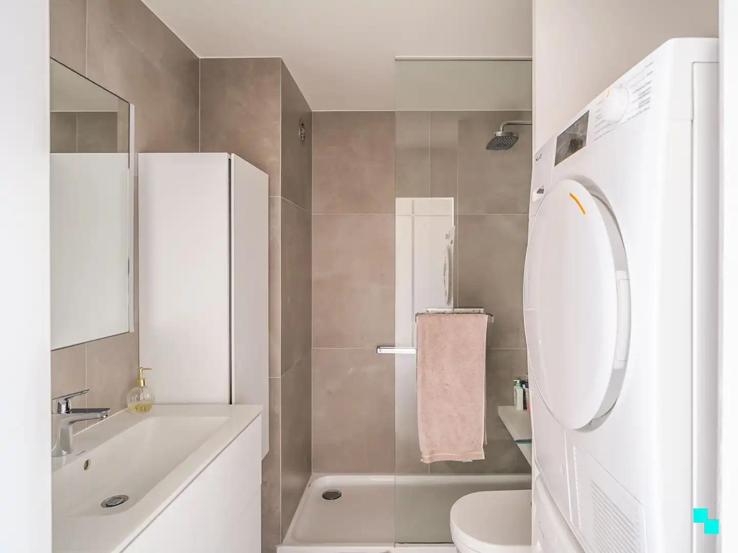 Stijlvol appartement nabij de Sint-Lievenspoort foto 18
