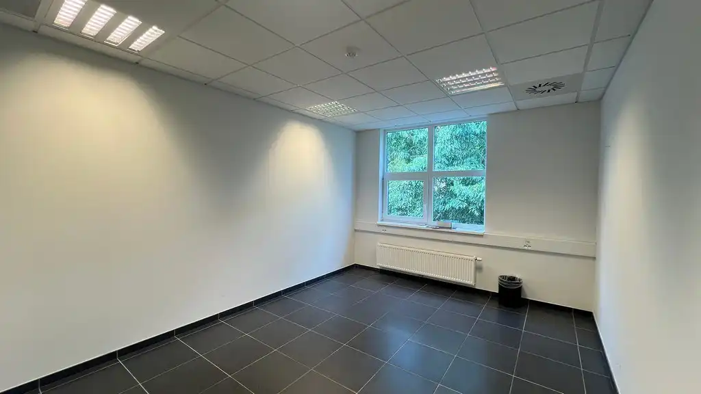 Logistiek bedrijfspand te huur in de haven van Gent foto 20