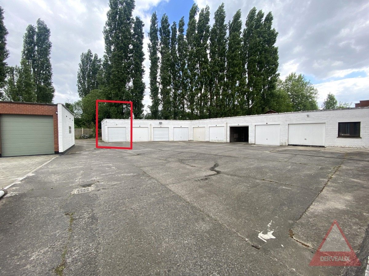 Menen - Verzorgd appartement met terras en garage op centrale ligging foto 10