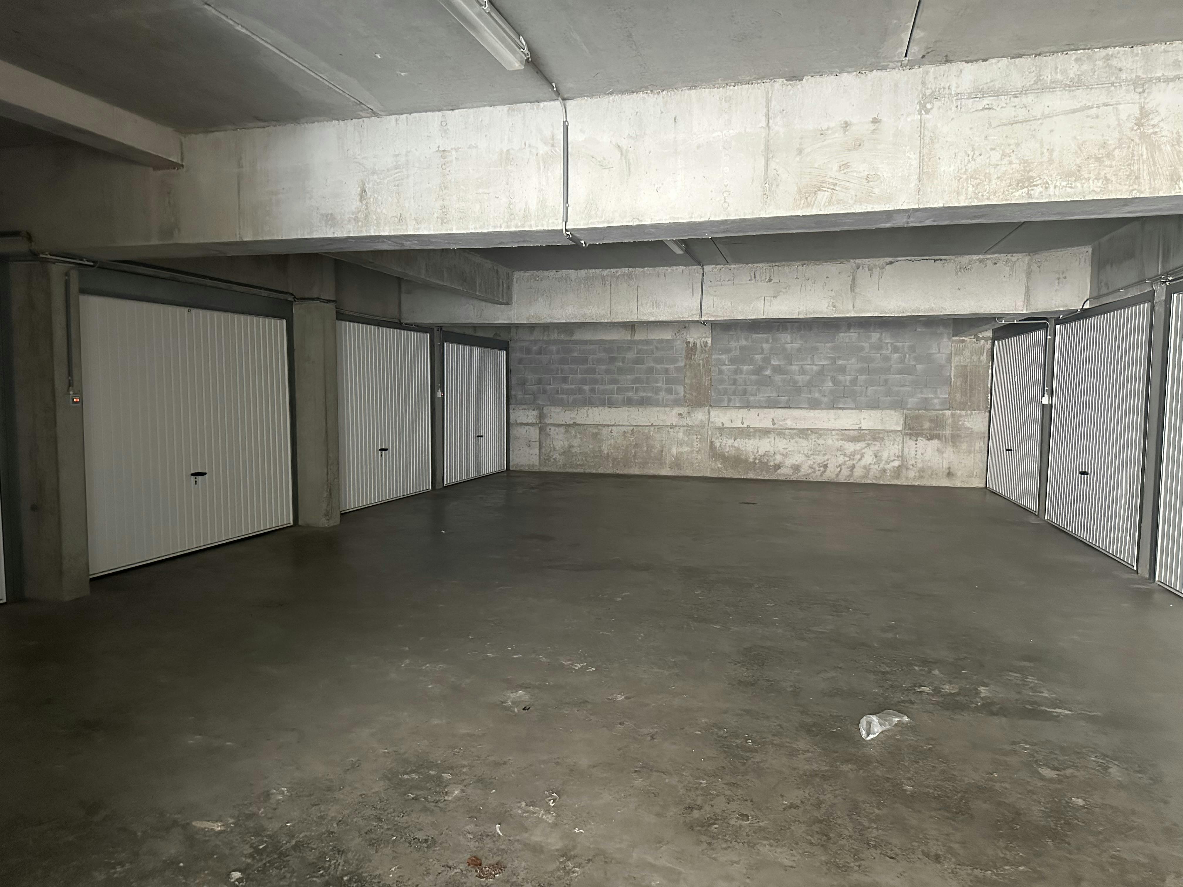 Goedgelegen garagebox te koop te centrum Westende-Bad! foto 7