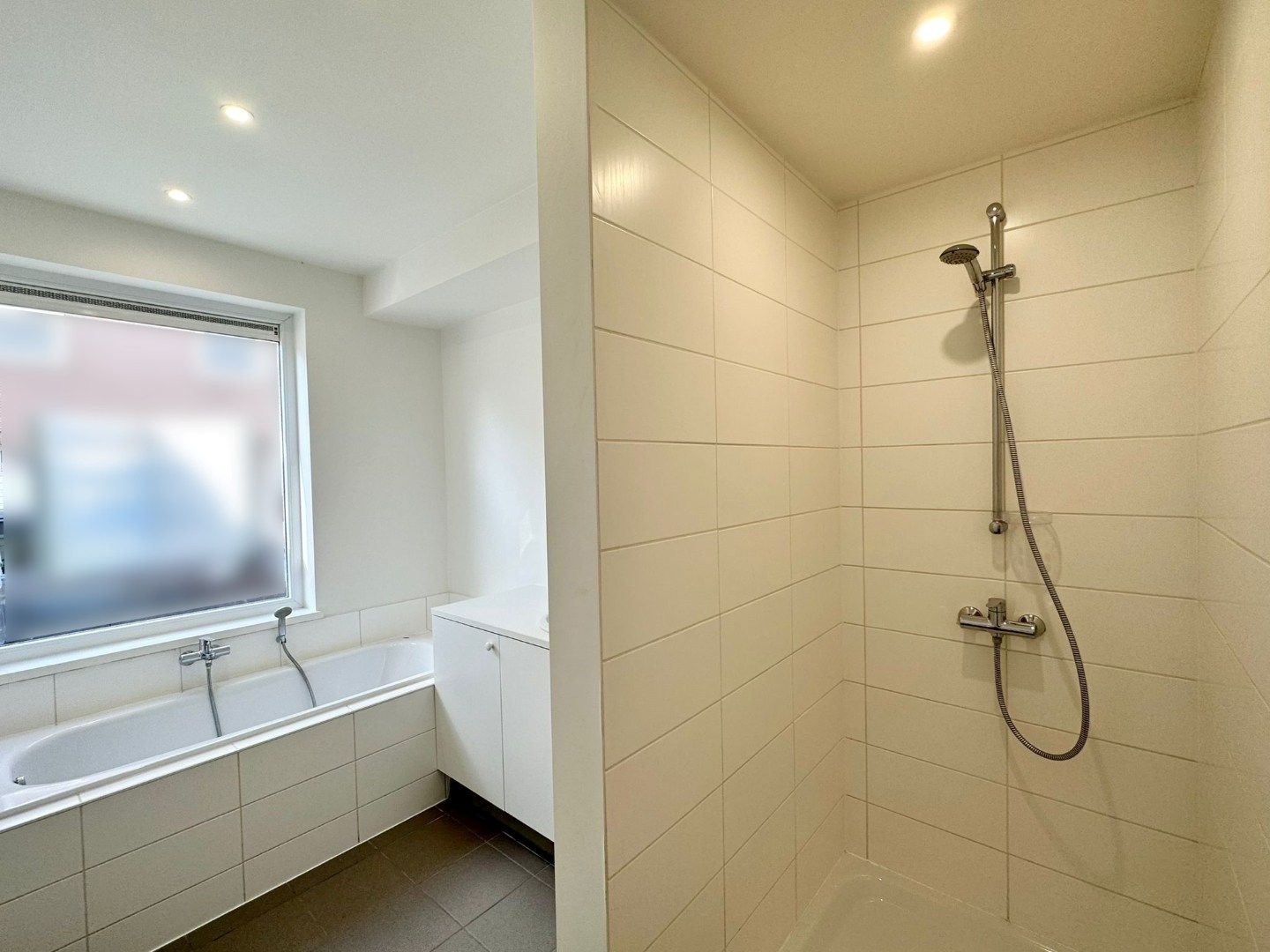 Instapklare en gezellige woning met tuin in het centrum van Roeselare foto 6