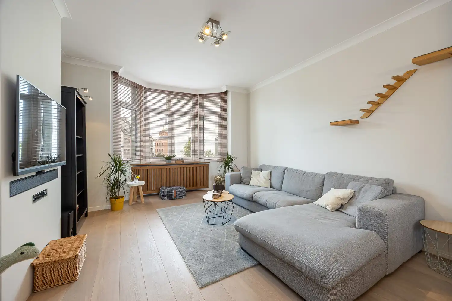 Gerenoveerd 3-slpk appartement van 130 m² met terras in Klein-Antwerpen foto 4