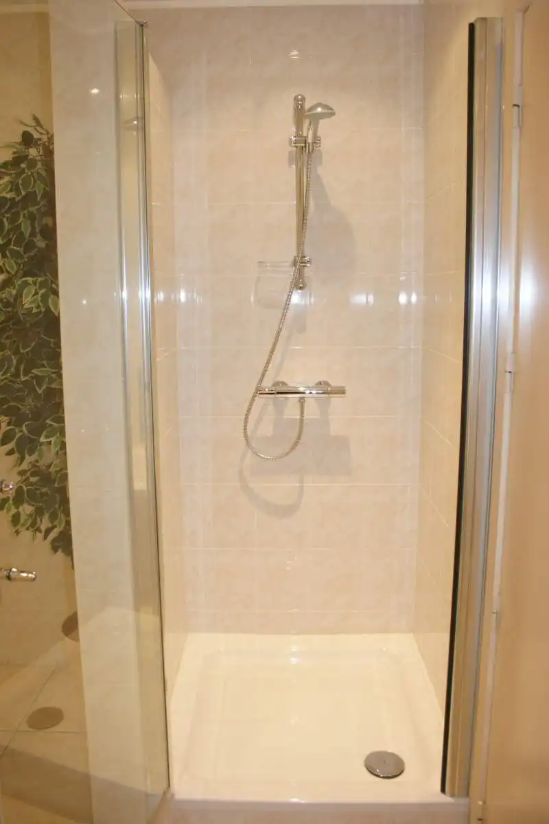 Appartement met terras, lift en garage in het centrum van Lommel. foto 7