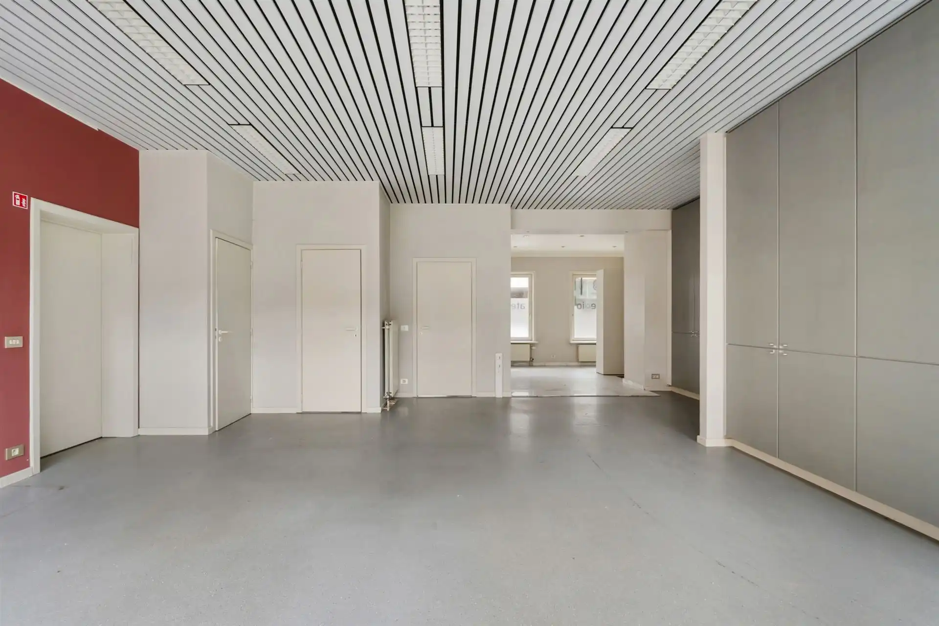 Topgelegen mogelijks groot appartement met veel potentieel! foto 8