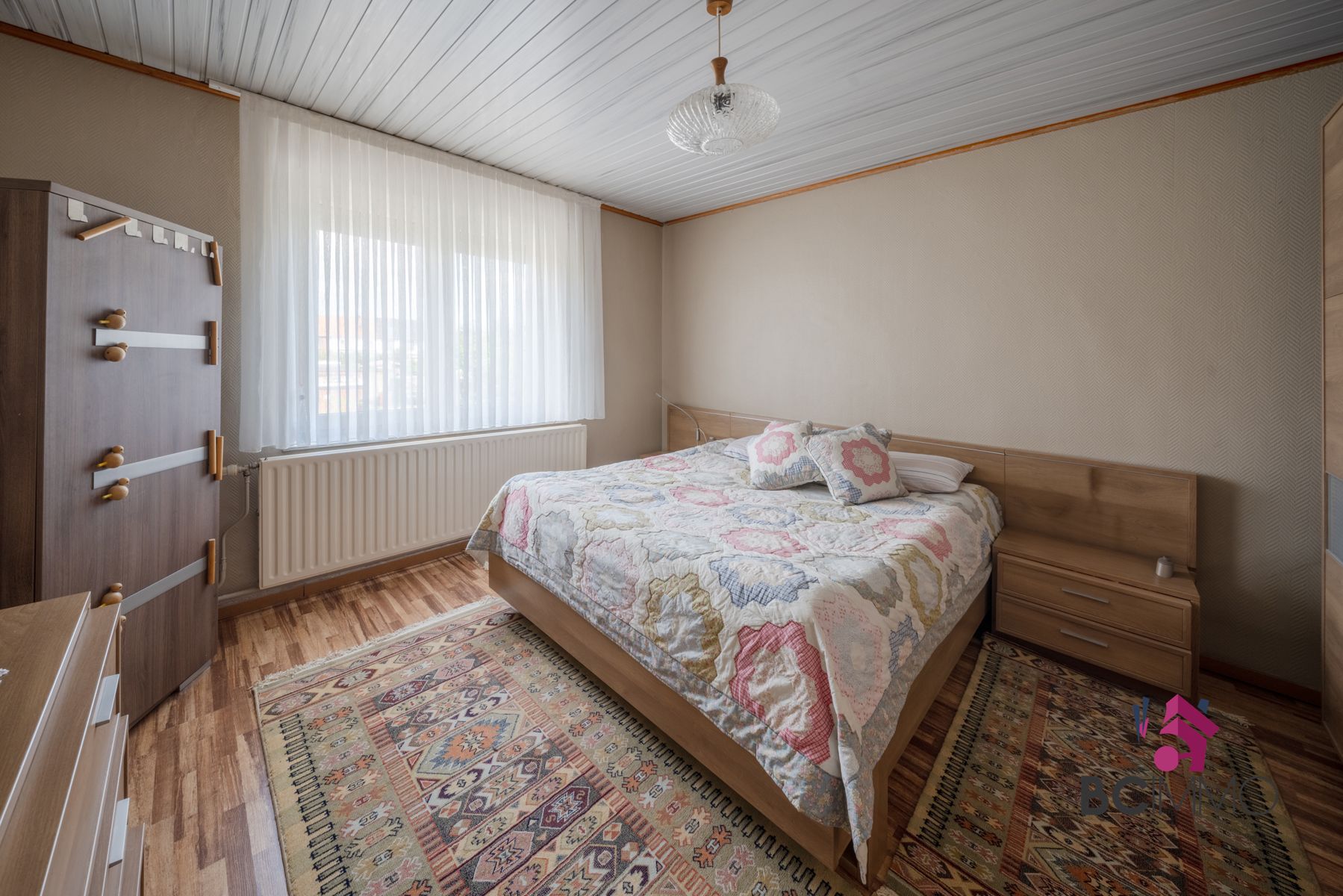 Instapklare halfopen woning met een mooie veranda in een rustige buurt foto 12
