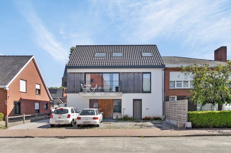 Modern, energiezuinig 2 slaapkamer appartement TE KOOP in hartje Wielsbeke! foto 1