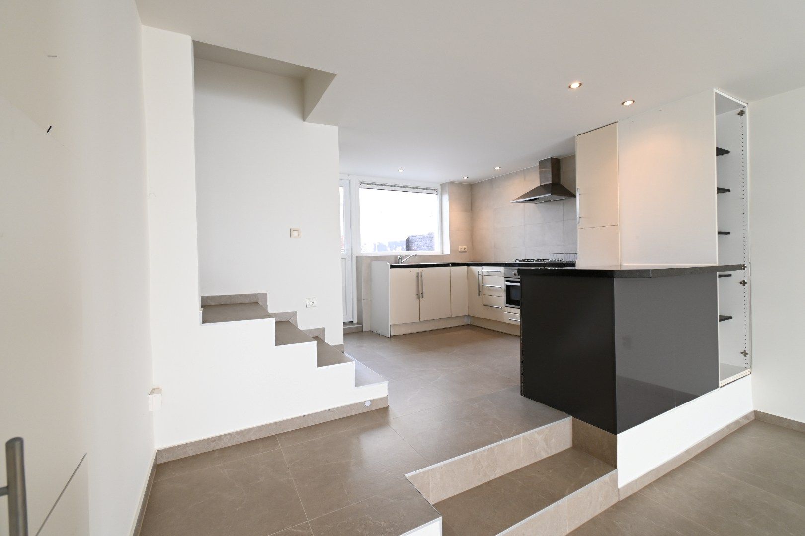 Gezellig gerenoveerd huisje met terras en tuintje op zeer rustige landelijke ligging foto 5