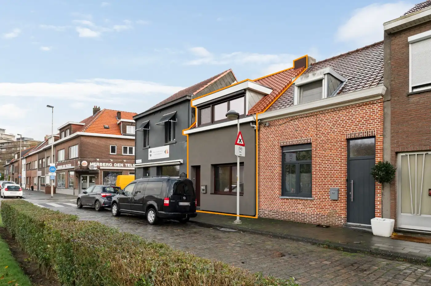 Knusse, centraal gelegen woning met 2 slpk. en garage foto 14