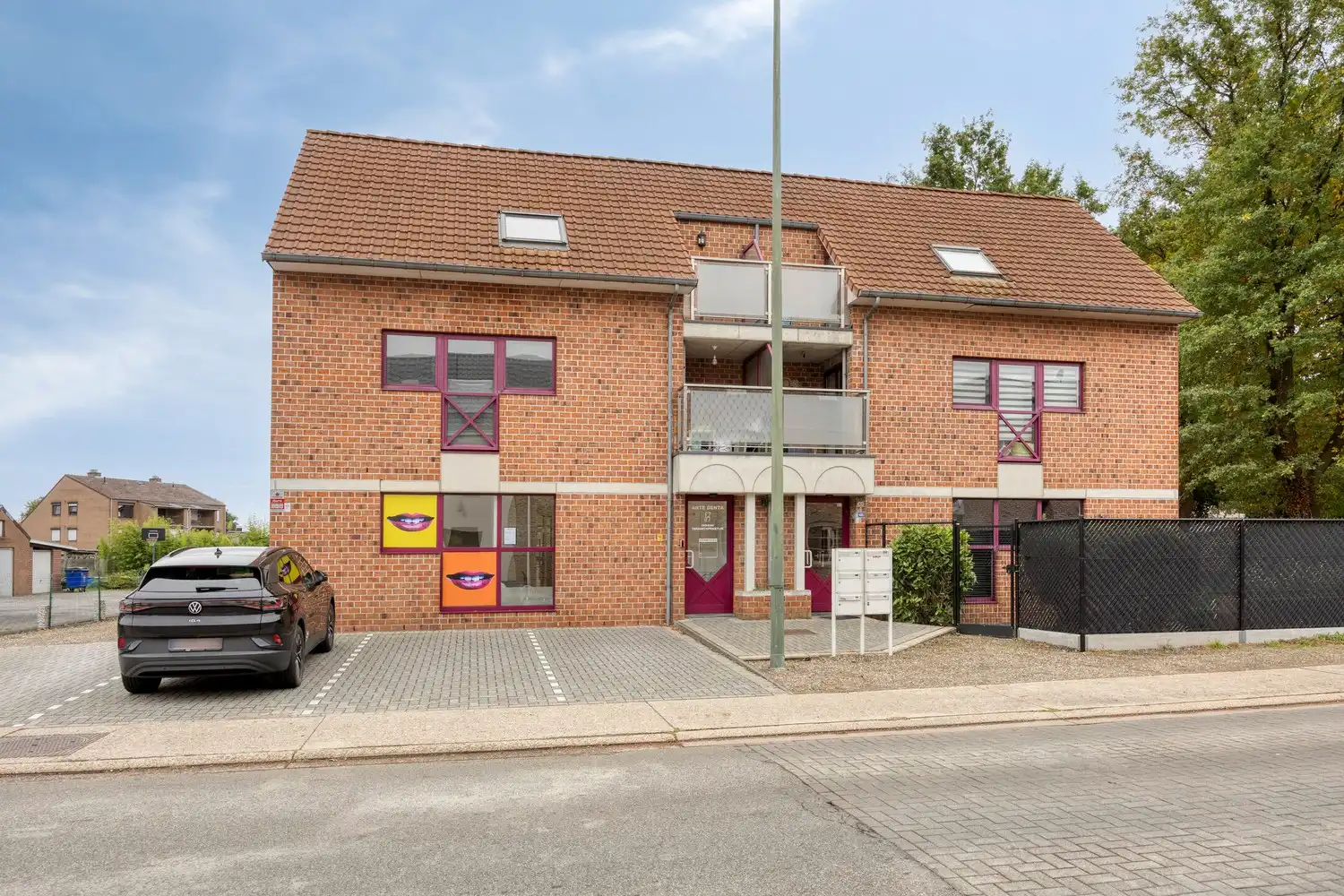 Instapklaar appartement met twee slaapkamers in Maasmechelen foto {{pictureIndex}}