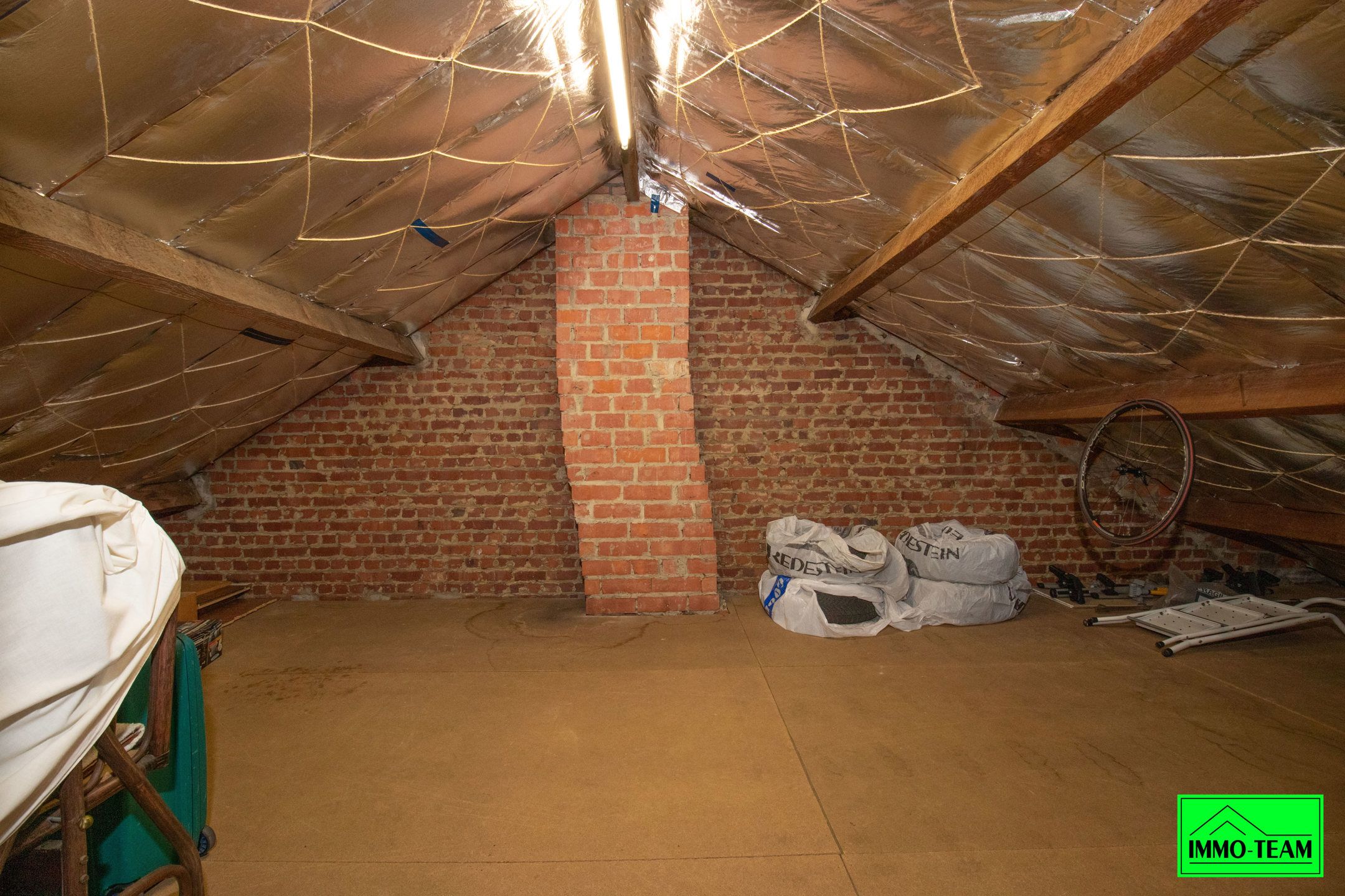 Charmante 3-gevelwoning in rustige woonwijk foto 20