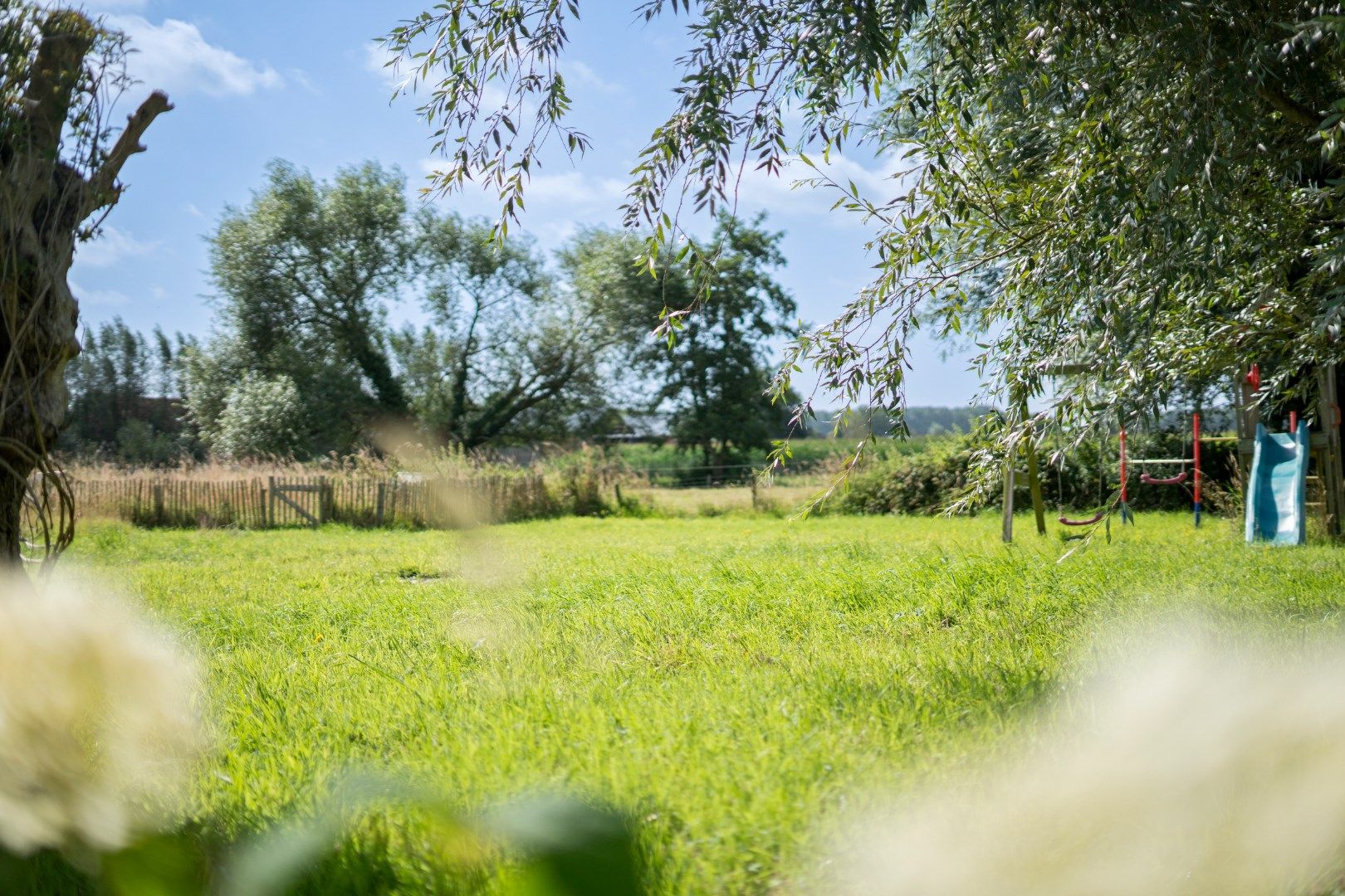 Leuke woning met grote tuin foto 18