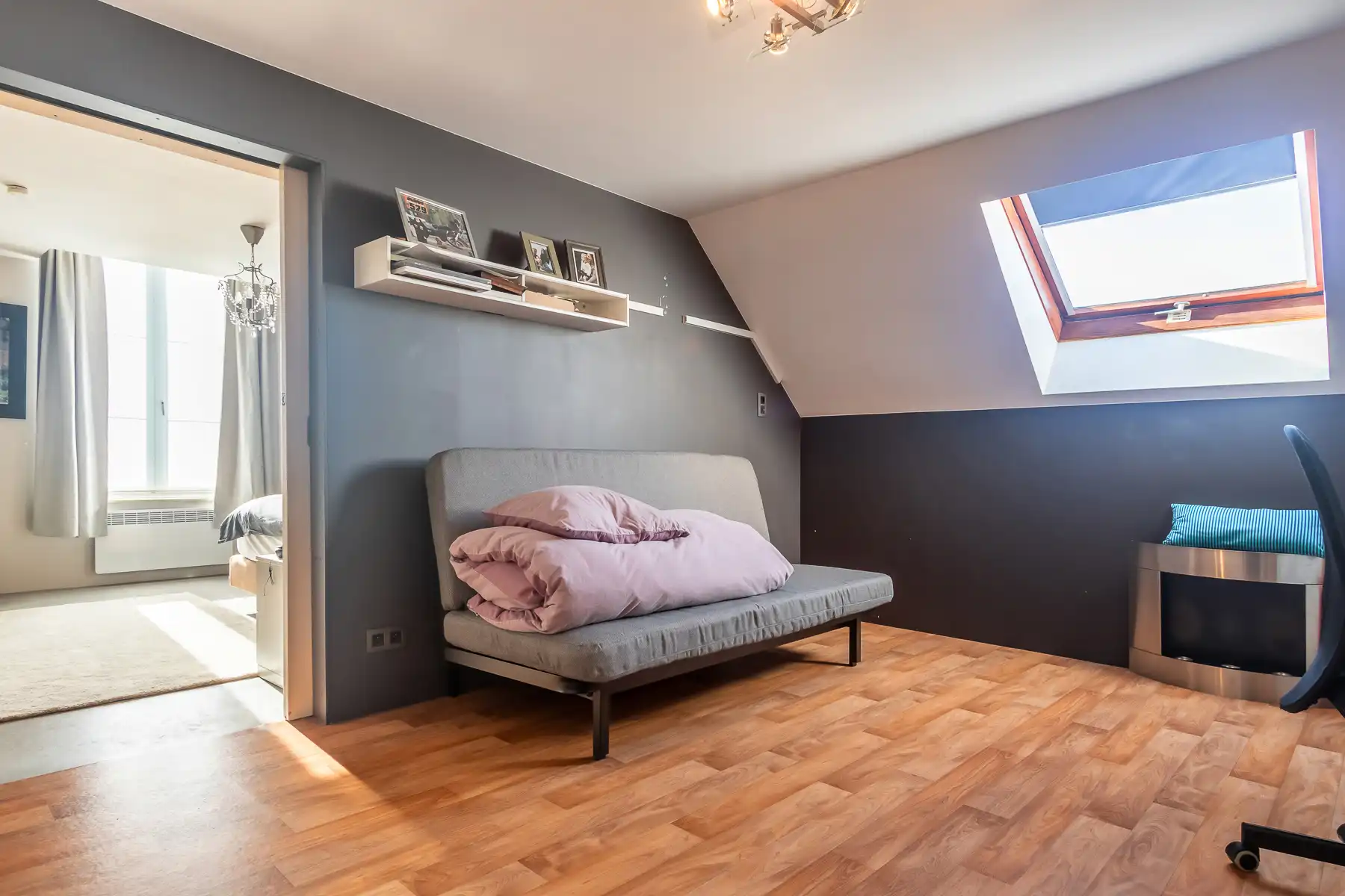 Investeringspand bestaande uit 3 app, handelspand en garage foto 19