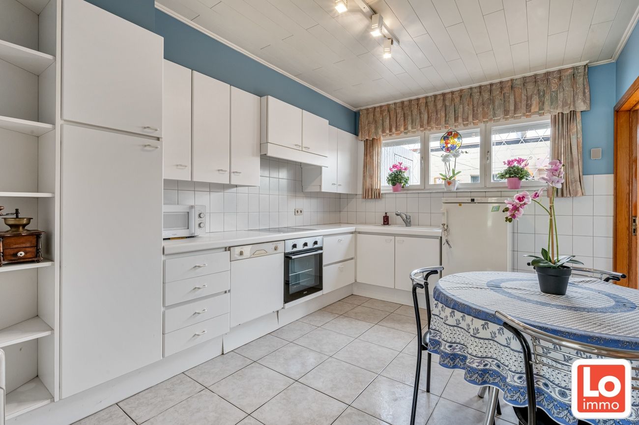 Woning met magazijn/garage (+/-100m²) op een topligging dicht bij centrum foto 5