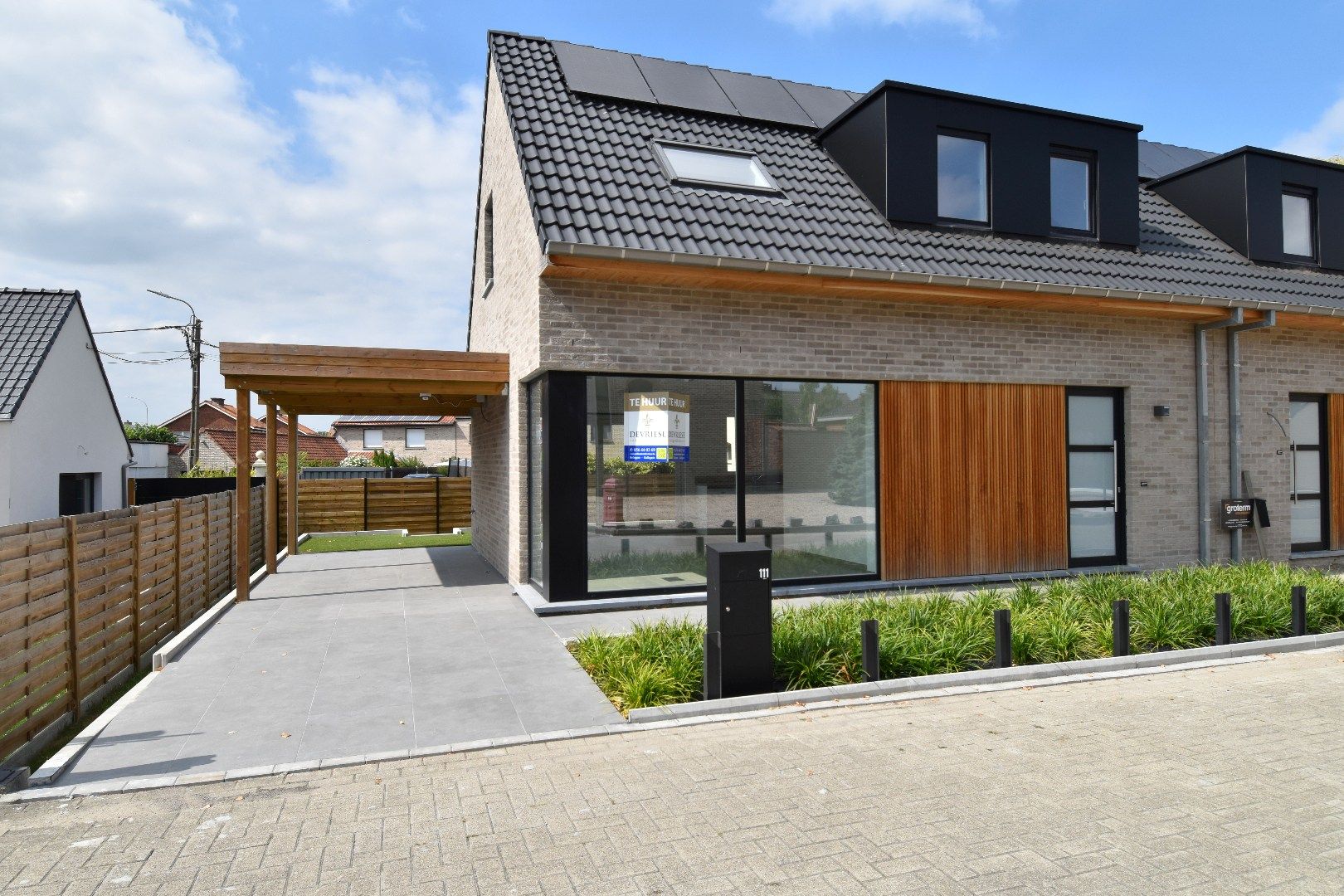 Nieuwbouwwoning te huur in Gullegem op een rustige en  kindvriendelijke locatie foto {{pictureIndex}}