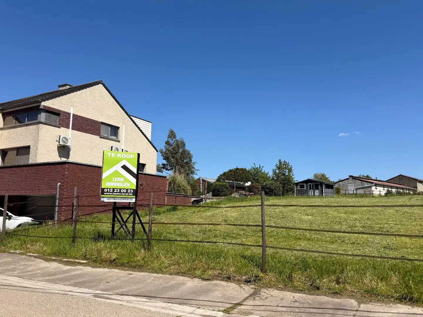 Bouwperceel voor half open bebouwing - landelijk gelegen foto 3