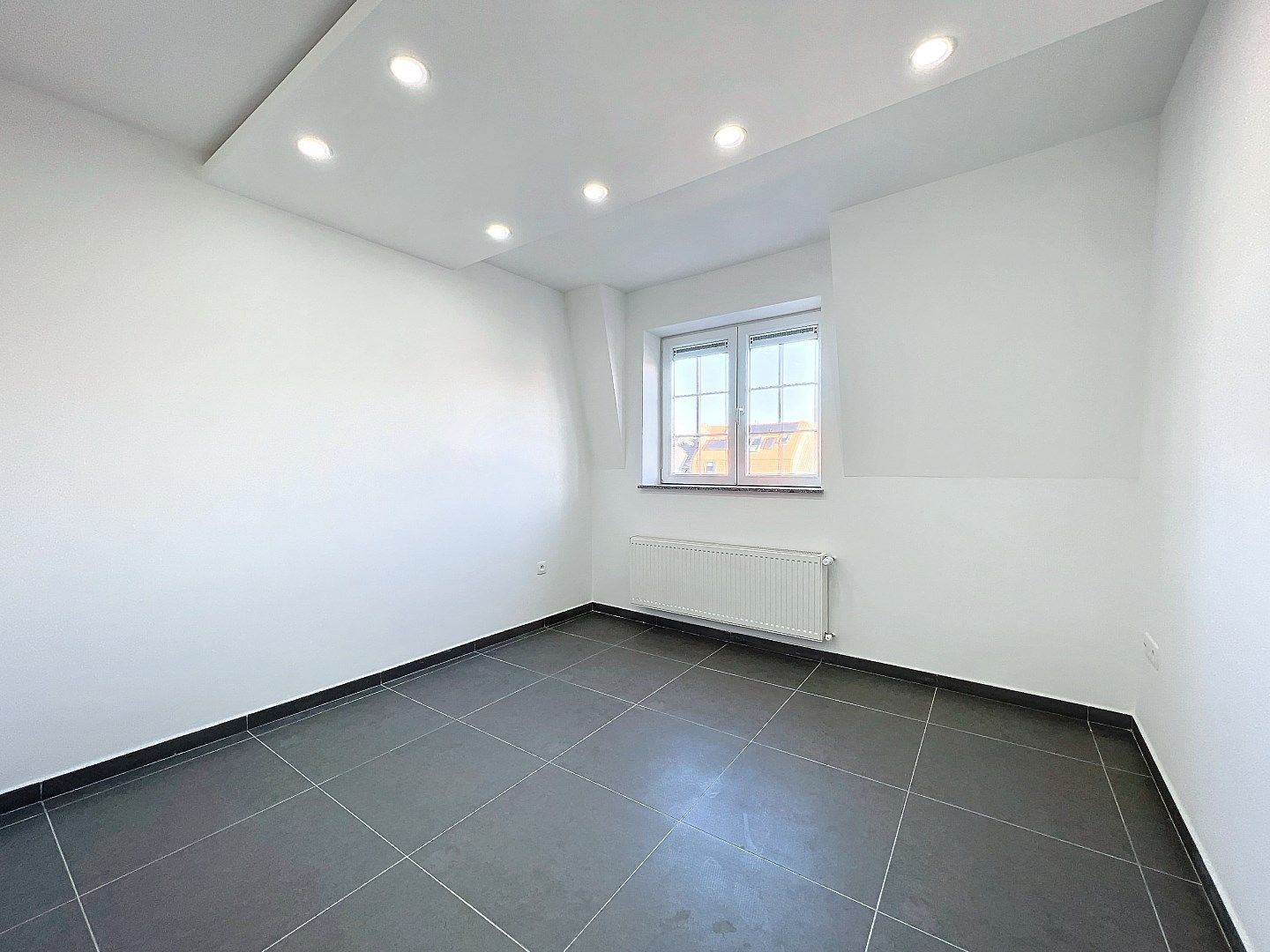 Gerenoveerde duplex appartement te Nieuwpoort stad! foto 7