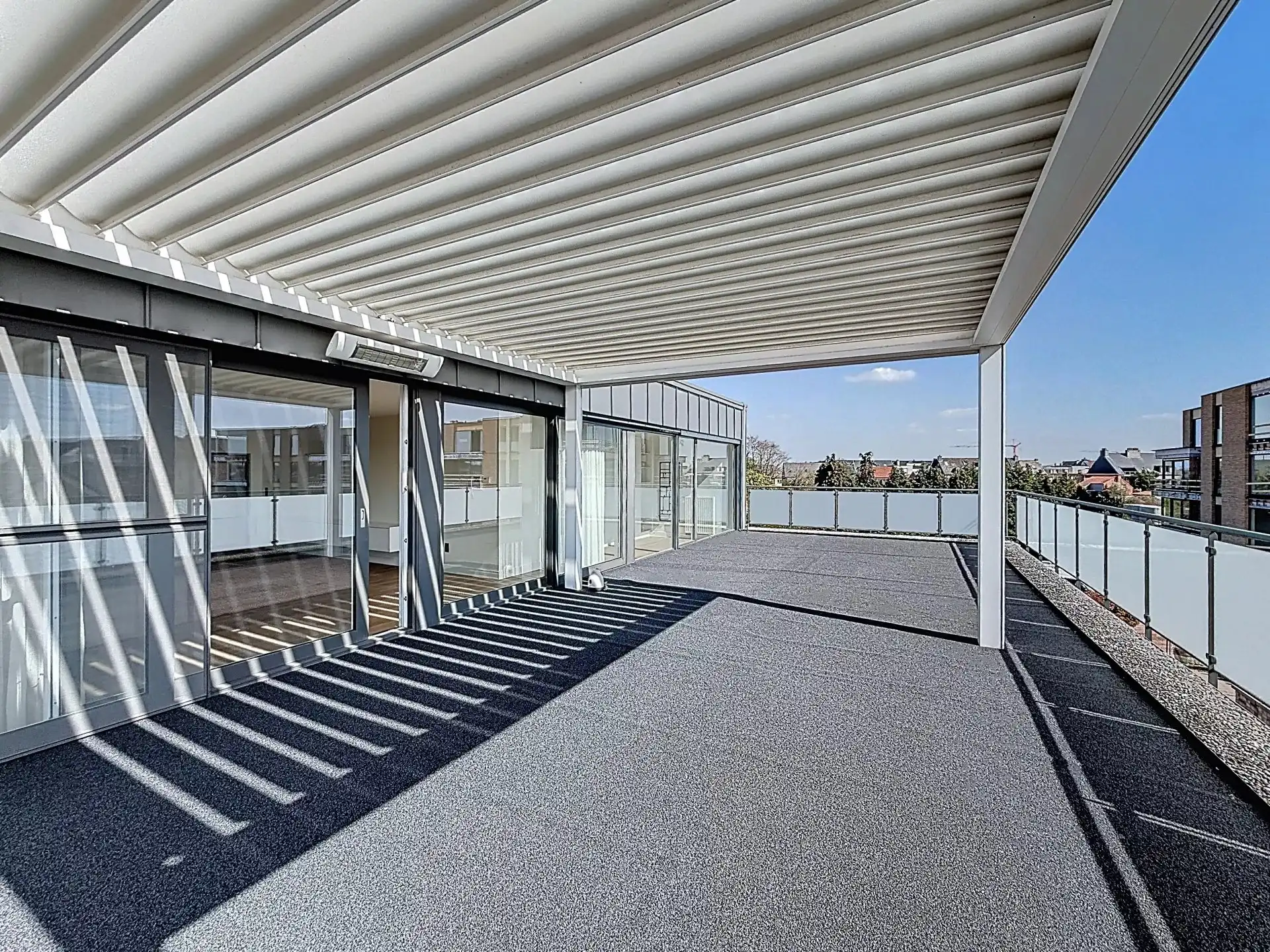 Exclusief wonen op topniveau – penthousegevoel met riant terras foto 32