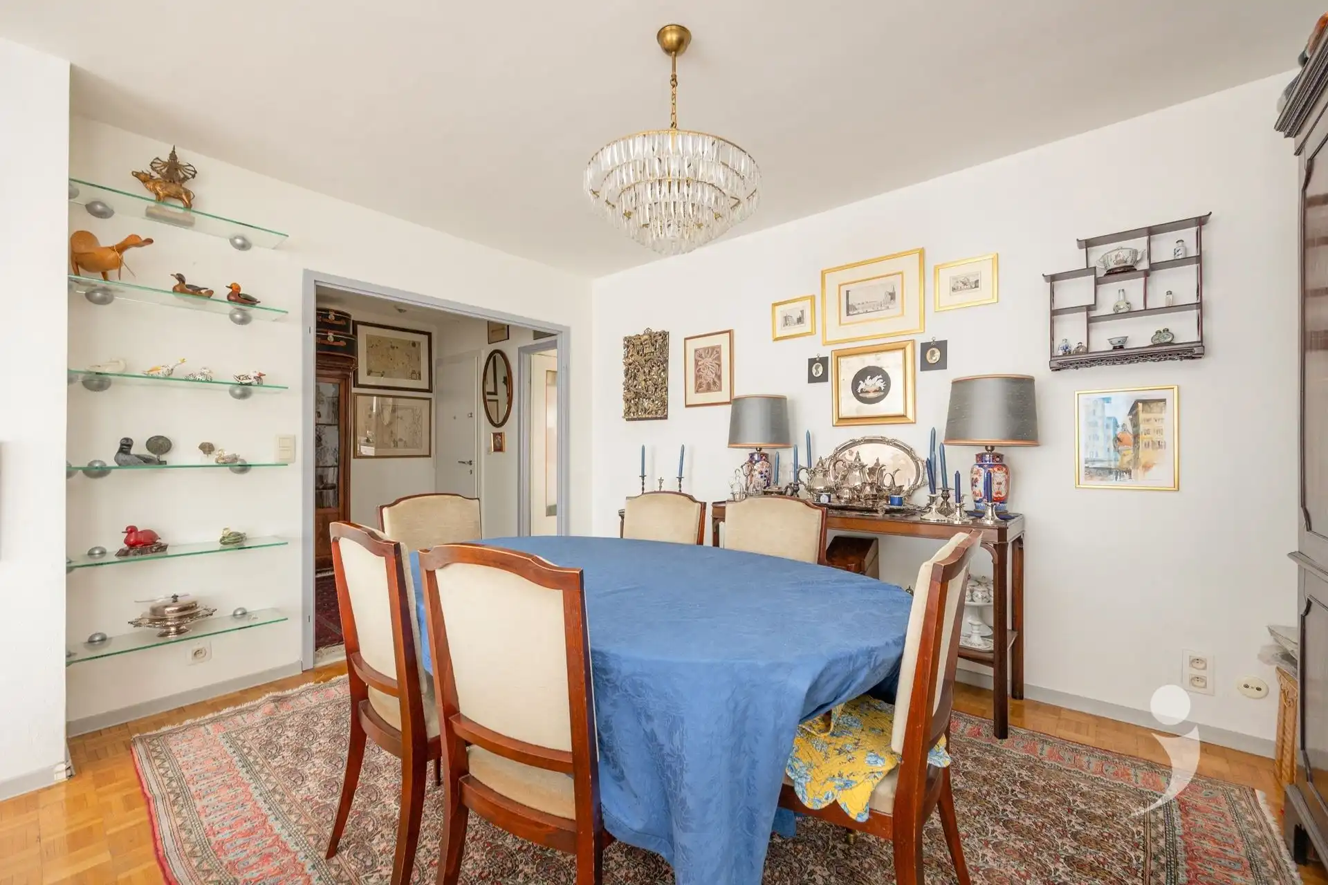 Ruim appartement met 3 slaapakamers en garagebox foto 4