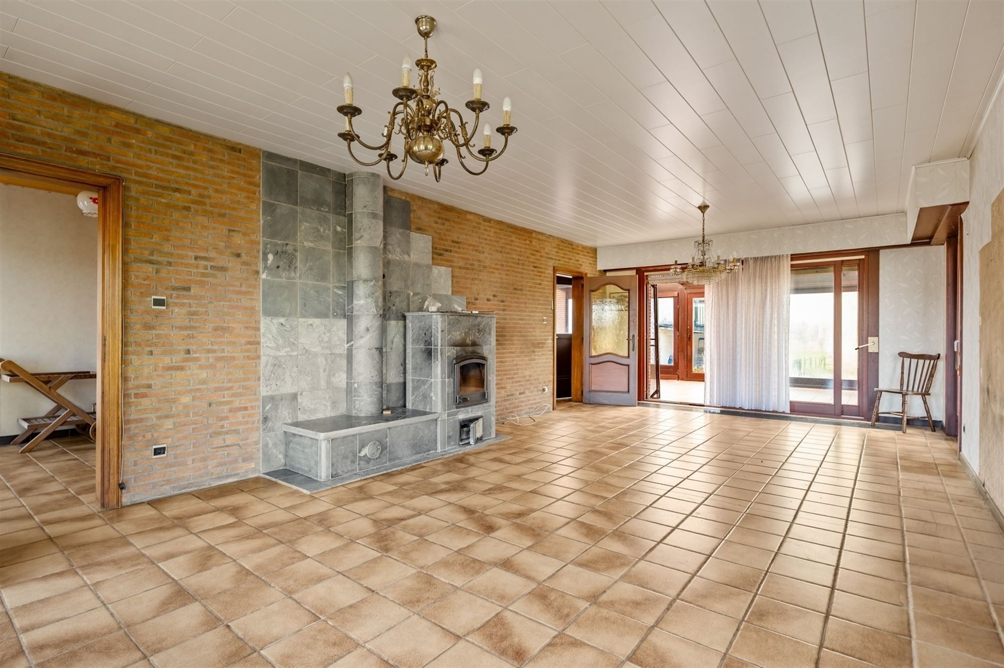 Op te frissen woning met loods te Koningshooikt foto 3