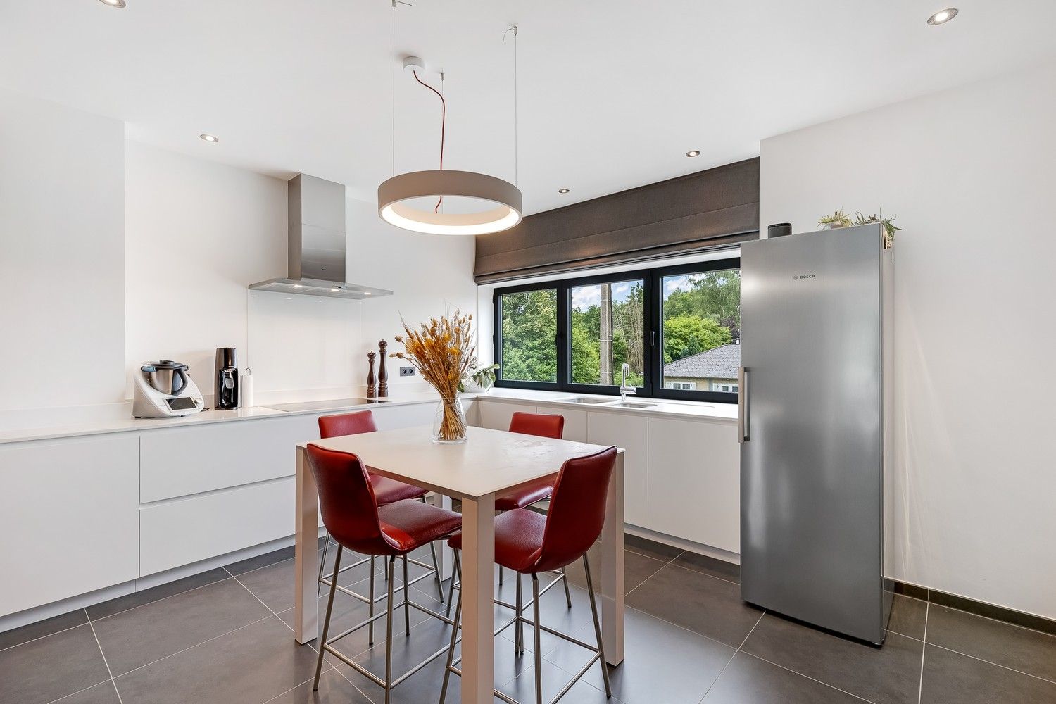 Ruim duplex appartement met 2 garages foto 5