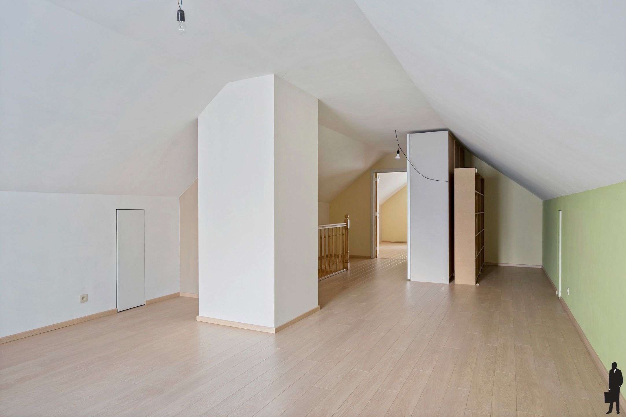 Op zéér gegeerde locatie gelegen villa op een perceel van ca. 982 m²! foto 18